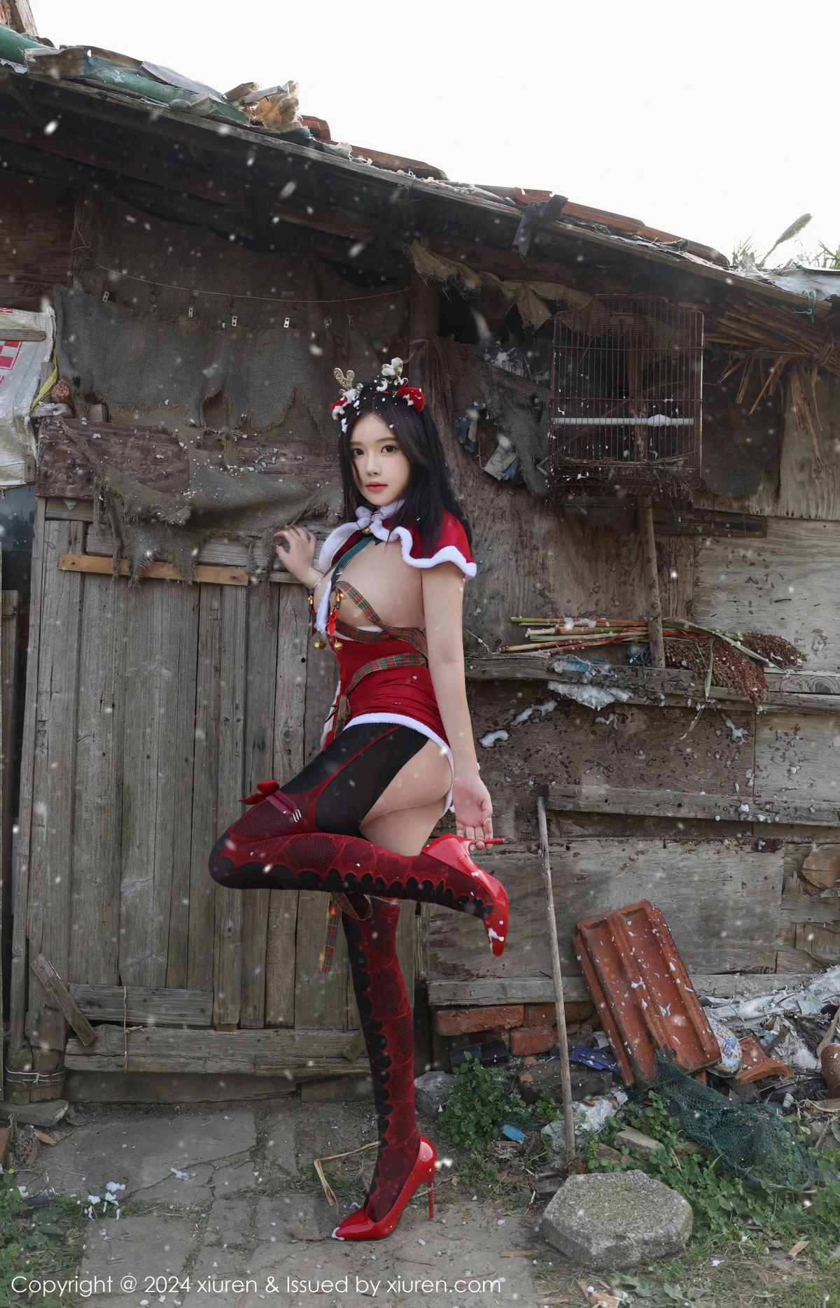 秀人集.com_[XiuRen秀人网]No.9630_模特小薯条nienie户外圣诞主题性感情趣圣诞服饰惹火诱惑写真76P