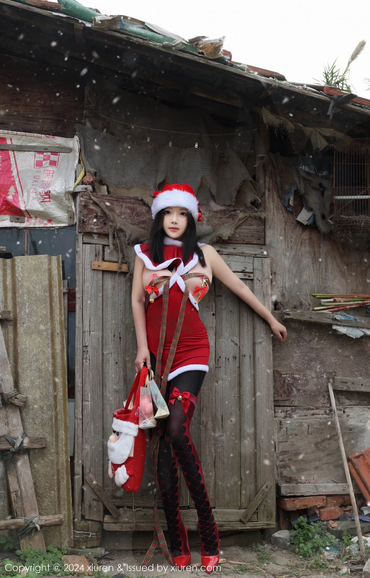 秀人集.com_[XiuRen秀人网]No.9630_模特小薯条nienie户外圣诞主题性感情趣圣诞服饰惹火诱惑写真76P
