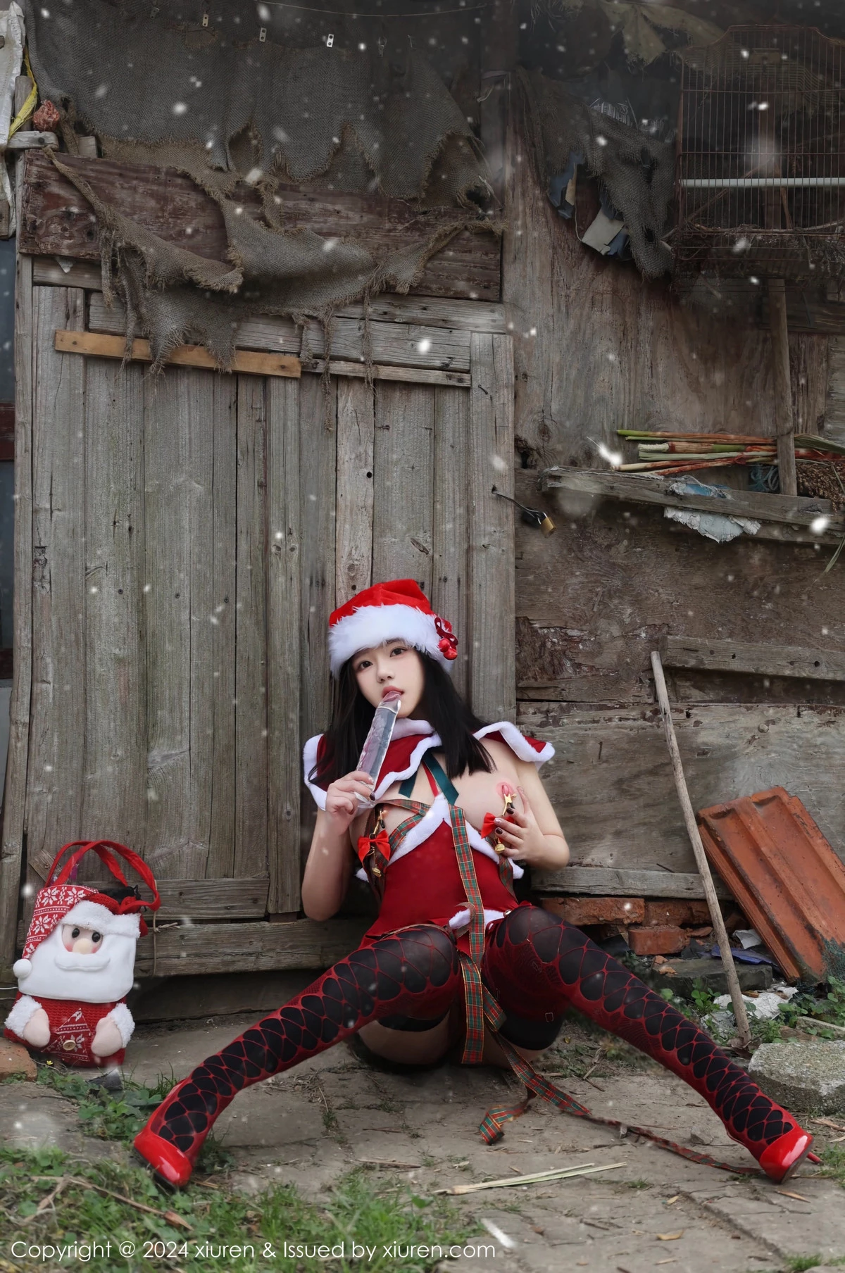 秀人集.com_[XiuRen秀人网]No.9630_模特小薯条nienie户外圣诞主题性感情趣圣诞服饰惹火诱惑写真76P