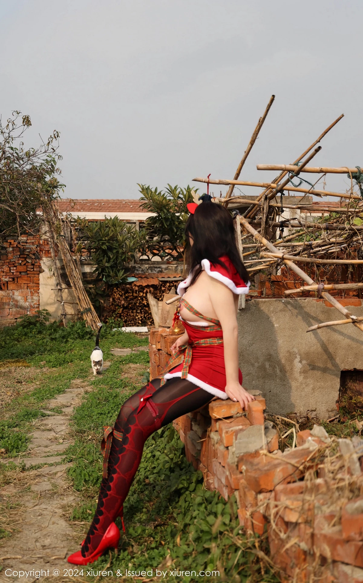 秀人集.com_[XiuRen秀人网]No.9630_模特小薯条nienie户外圣诞主题性感情趣圣诞服饰惹火诱惑写真76P