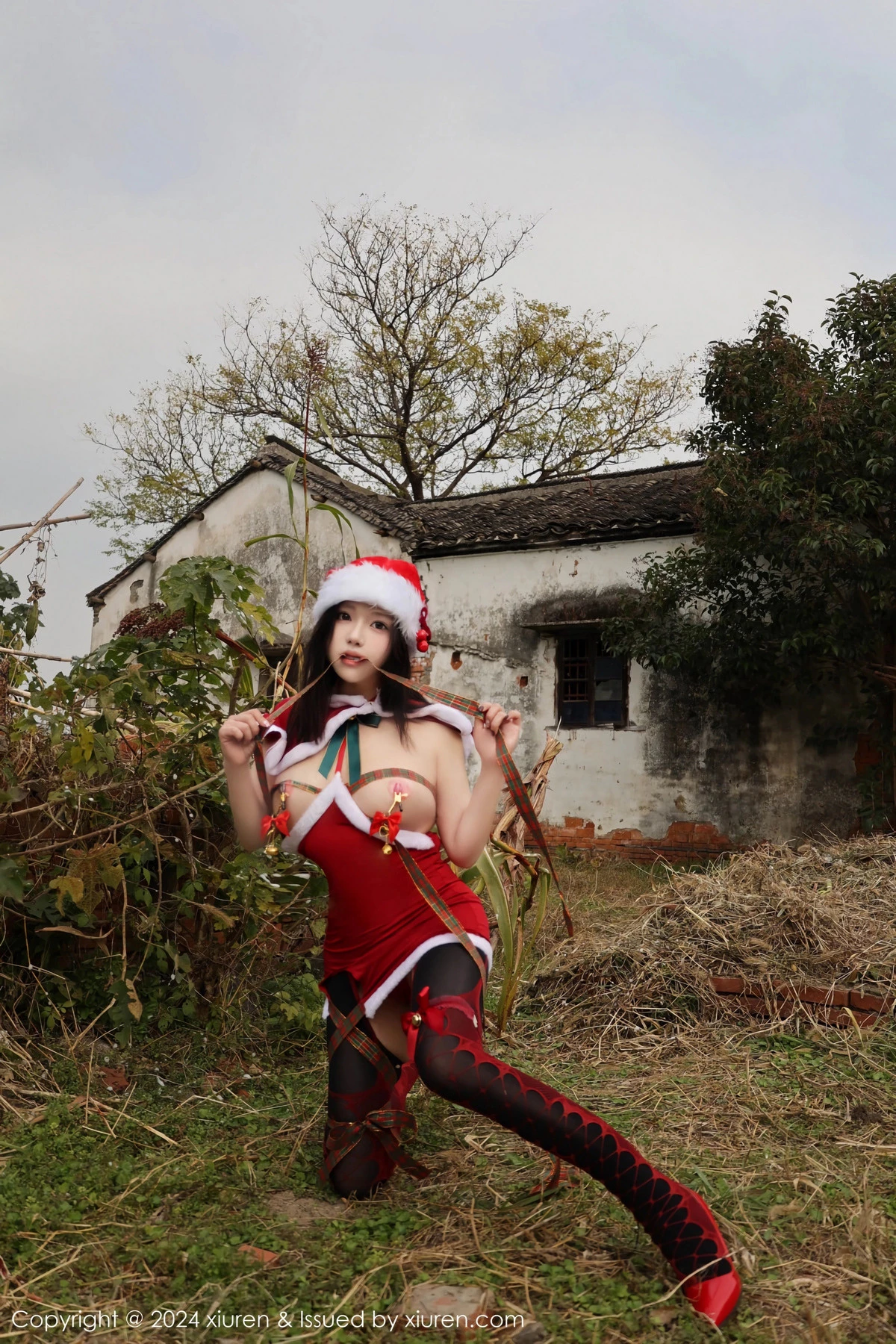 秀人集.com_[XiuRen秀人网]No.9630_模特小薯条nienie户外圣诞主题性感情趣圣诞服饰惹火诱惑写真76P