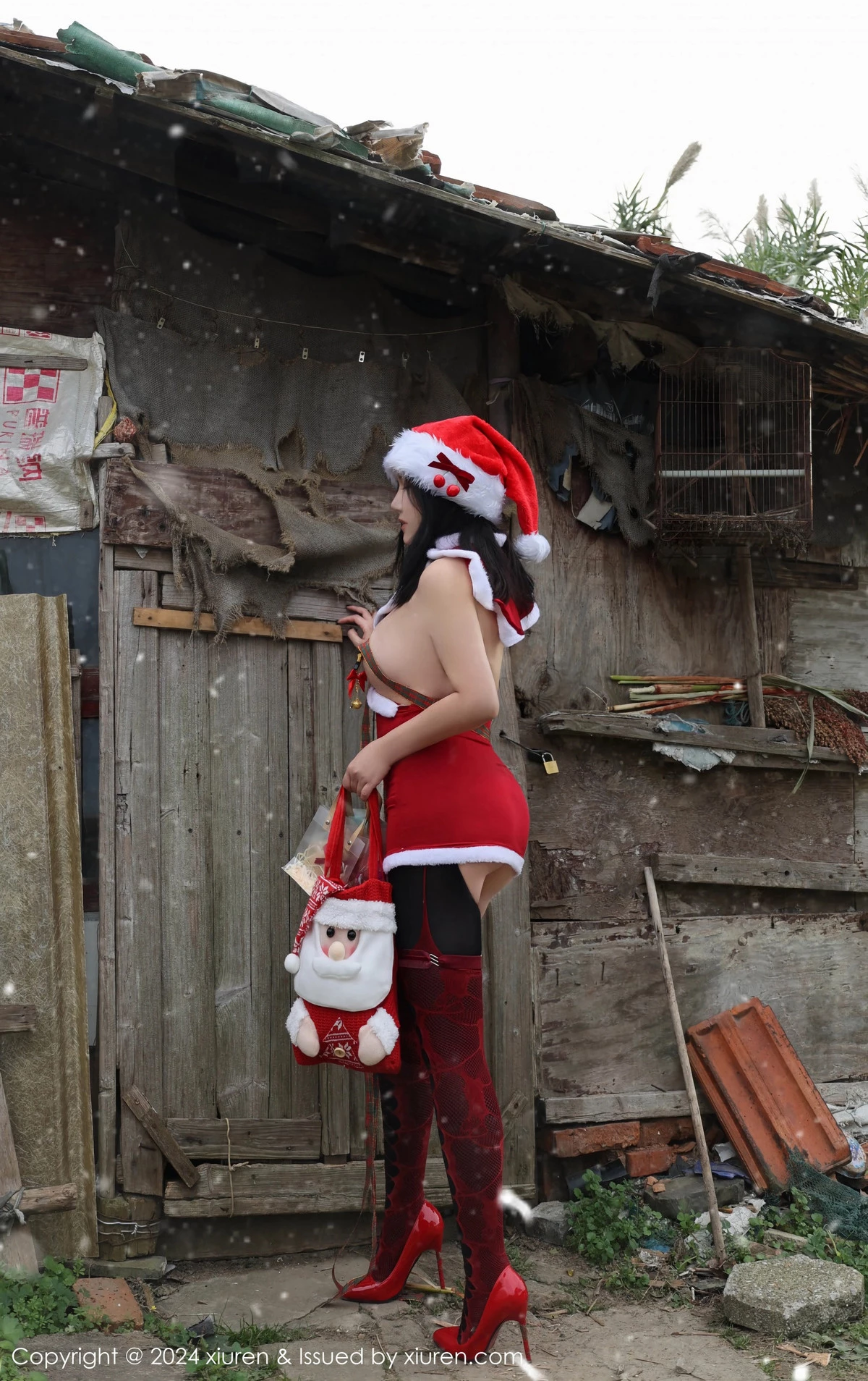 秀人集.com_[XiuRen秀人网]No.9630_模特小薯条nienie户外圣诞主题性感情趣圣诞服饰惹火诱惑写真76P