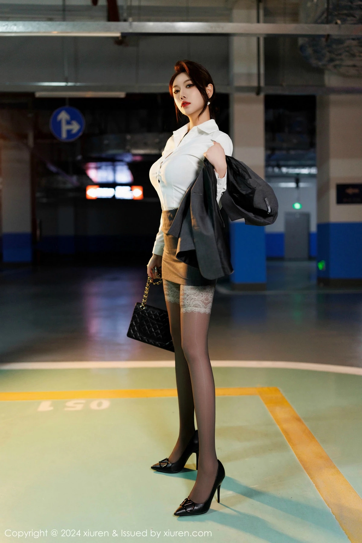 秀人集.com_[XiuRen秀人网]No.9634_女神杨晨晨Yome性感黑色蕾丝内衣配超薄黑丝秀丰腴身材诱惑写真95P