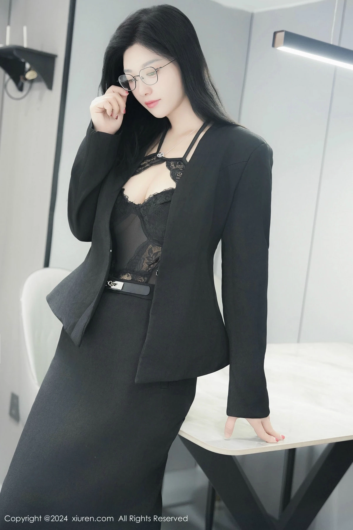 秀人集.com_[XiuRen秀人网]No.9639_模特雅茹老师性感黑色西服露黑色情趣内衣秀柔美身姿诱惑写真81P