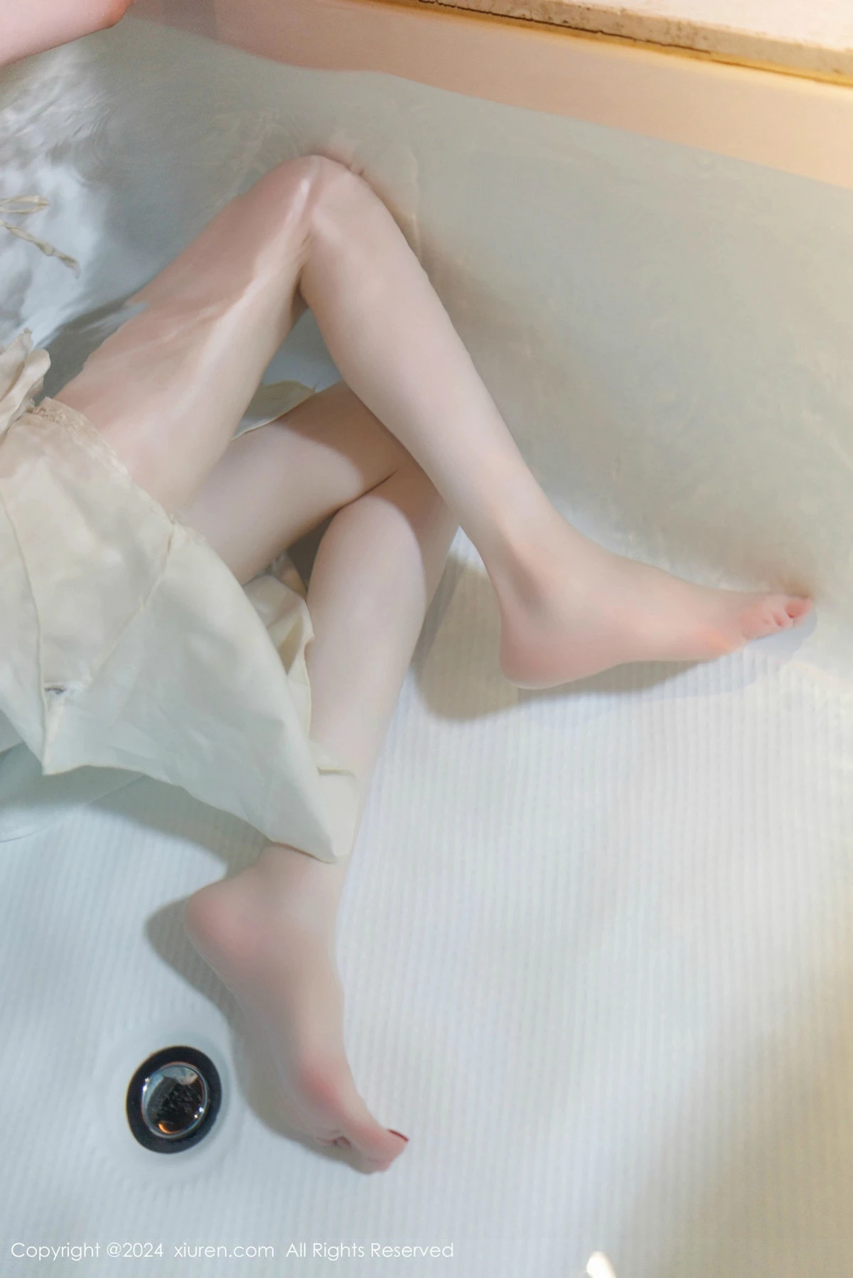 秀人集.com_[XiuRen秀人网]No.9643_模特梦心玥性感白色连衣裙露白色内衣秀高挑曼妙身姿诱惑写真85P