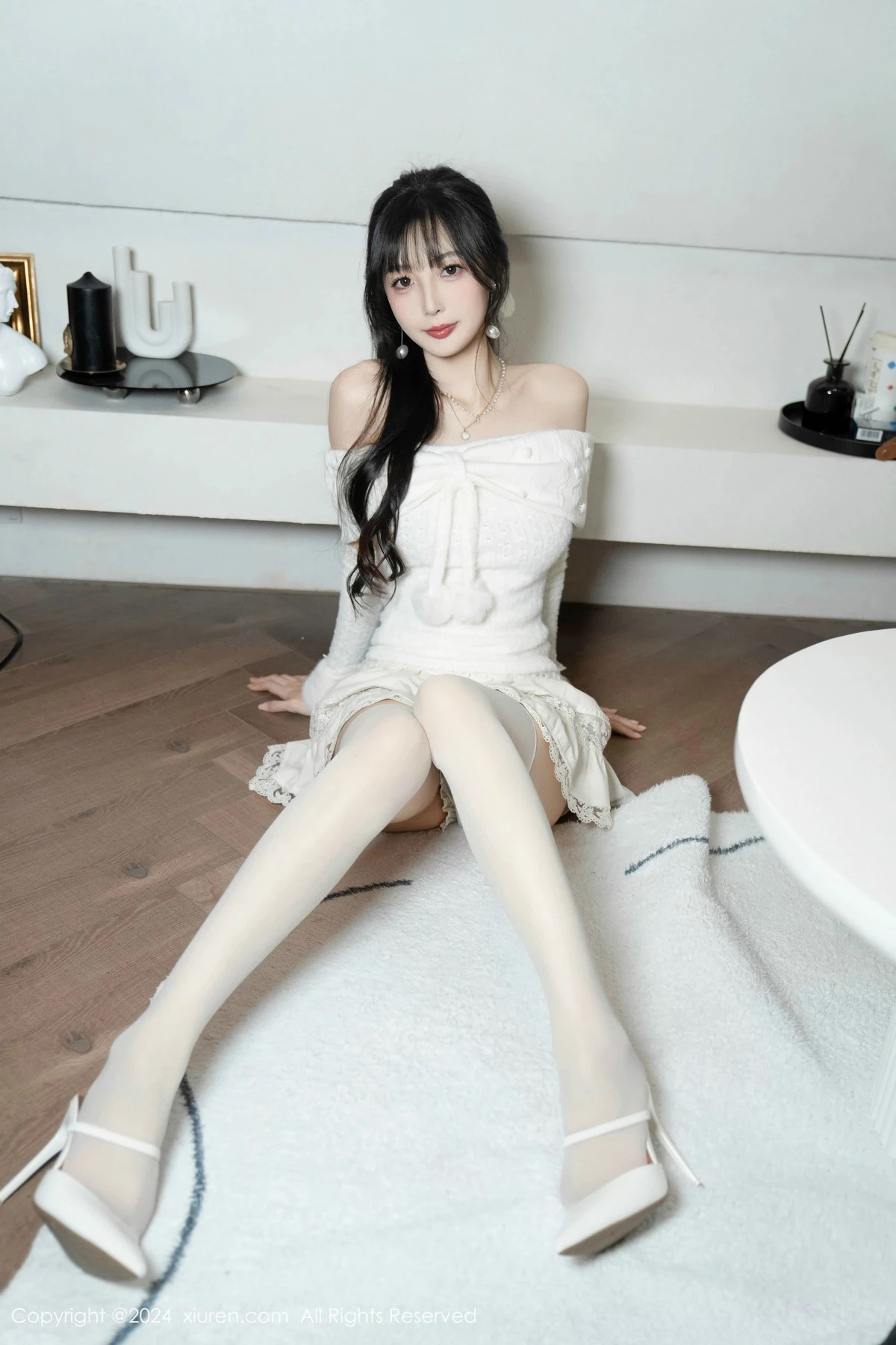 秀人集.com_[XiuRen秀人网]No.9658_模特林星阑白色连衣短裙露红色情趣内衣配白丝袜秀美腿诱惑写真93P