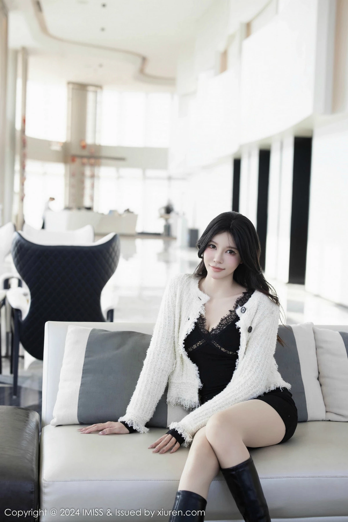 秀人集.com_[IMISS爱蜜社]Vol.780_模特泥鳅鳅性感黑色蕾丝连衣短裙配超薄肉丝秀曼妙身姿诱惑写真51P