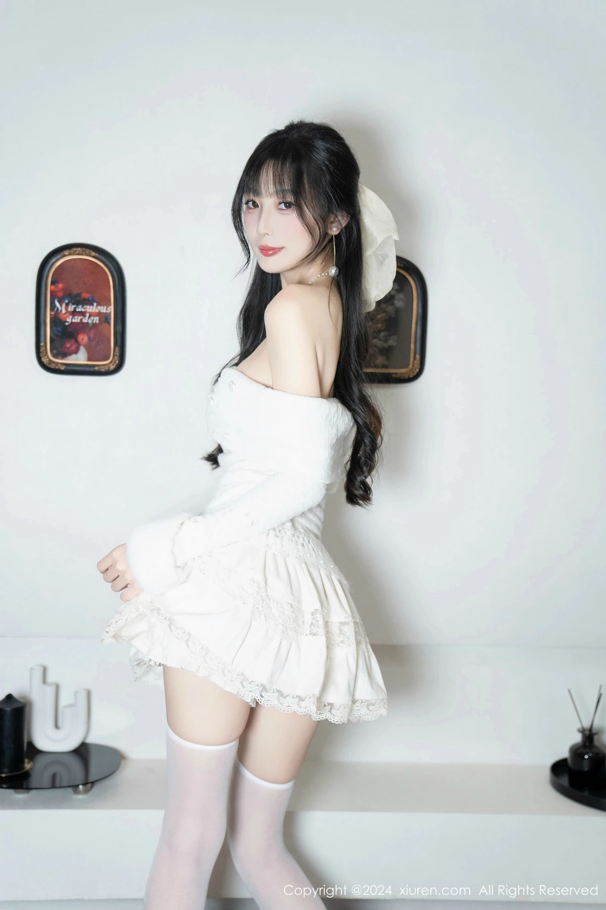 秀人集.com_[XiuRen秀人网]No.9658_模特林星阑白色连衣短裙露红色情趣内衣配白丝袜秀美腿诱惑写真93P
