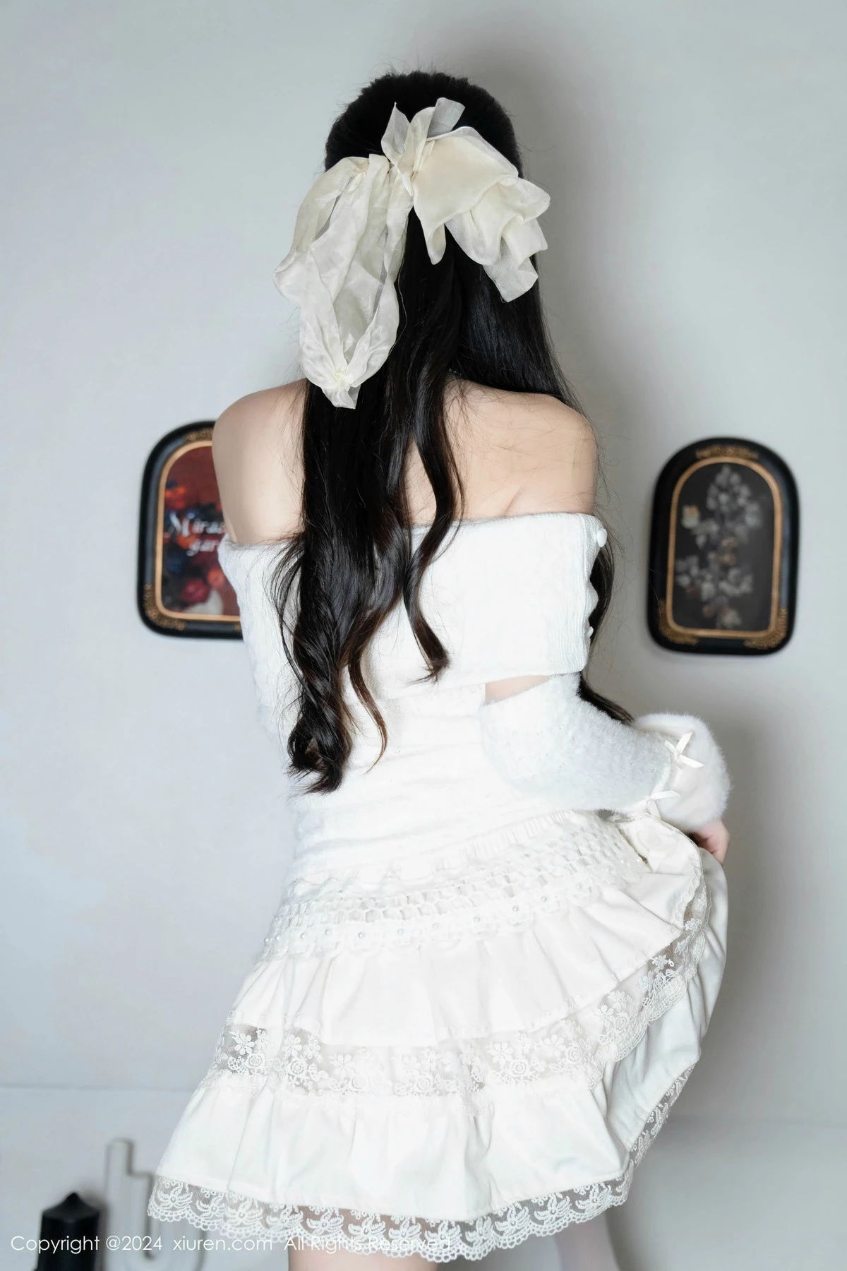 秀人集.com_[XiuRen秀人网]No.9658_模特林星阑白色连衣短裙露红色情趣内衣配白丝袜秀美腿诱惑写真93P