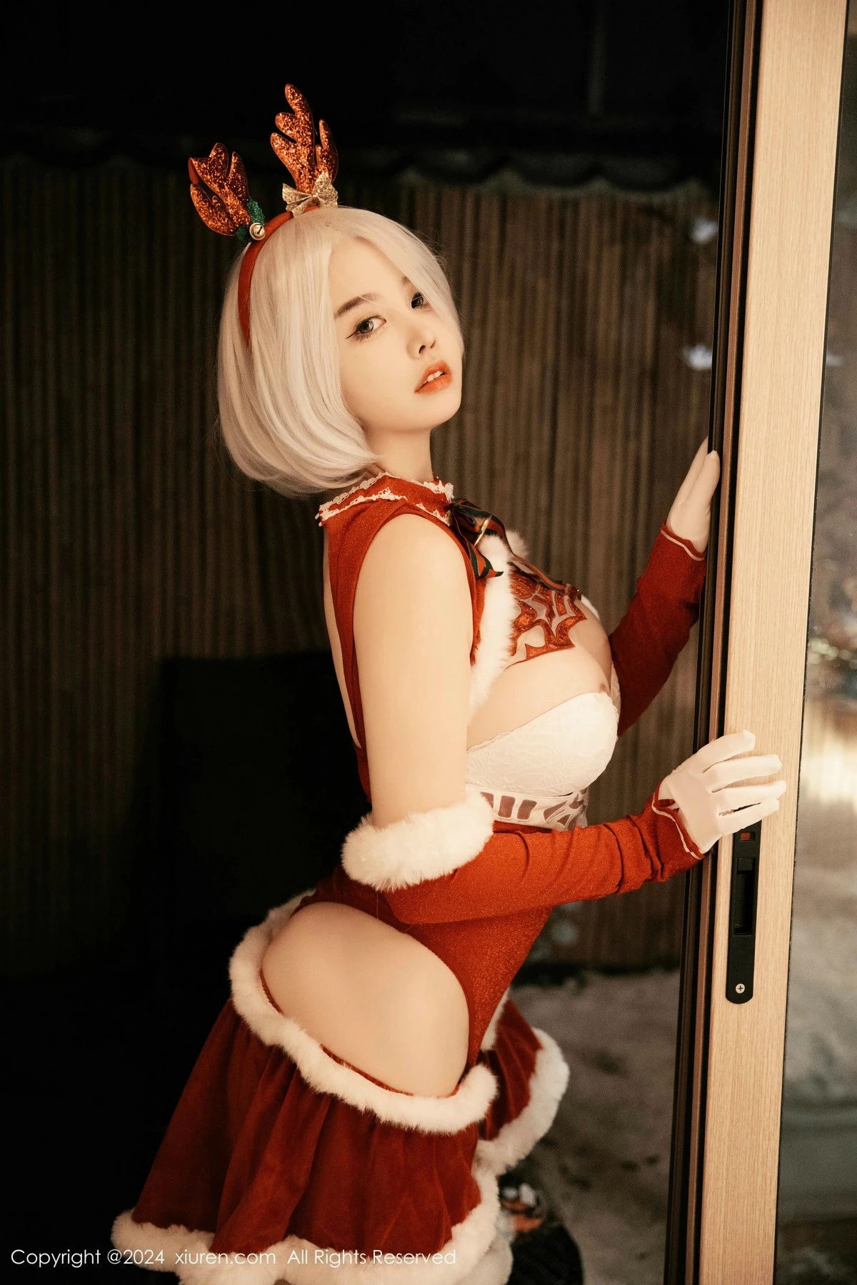秀人集.com_[XiuRen秀人网]No.9660_模特樱桃小犊子性感红色圣诞装扮半脱秀丰满身材完美诱惑写真55P