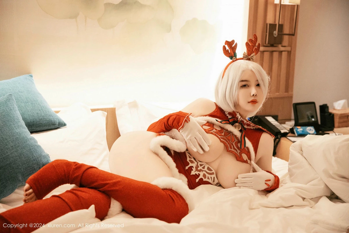 秀人集.com_[XiuRen秀人网]No.9660_模特樱桃小犊子性感红色圣诞装扮半脱秀丰满身材完美诱惑写真55P