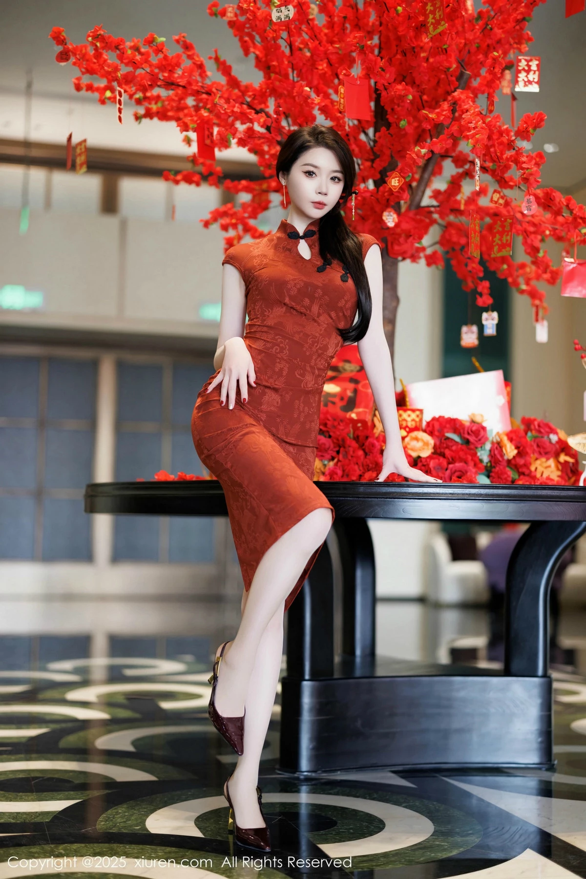 秀人集.com_[XiuRen秀人网]No.9812_模特梦心玥性感红色旗袍服饰露红色内衣秀高挑曼妙身姿诱惑写真91P