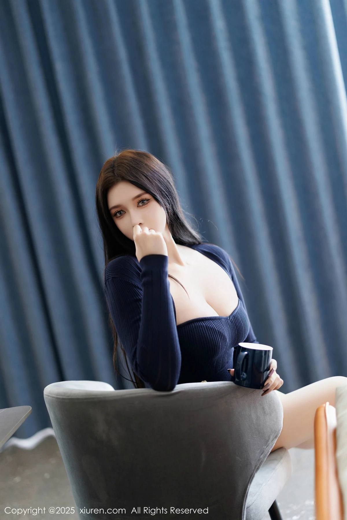 秀人集.com_[XiuRen秀人网]No.9820_模特娜比性感深蓝服饰露黑色蕾丝内衣配超薄肉丝秀美腿诱惑写真90P