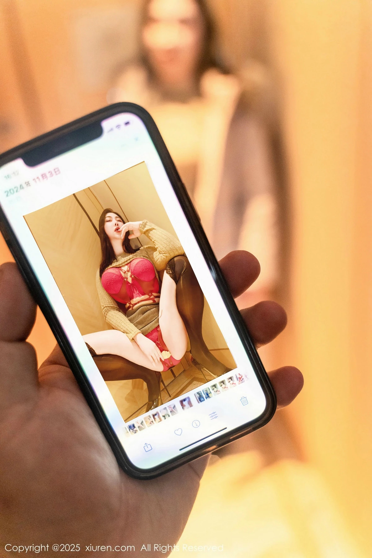 秀人集.com_[XiuRen秀人网]No.9817_模特风景尤美性感红色蕾丝内衣+红色情趣服饰秀惹火身材诱惑写真89P