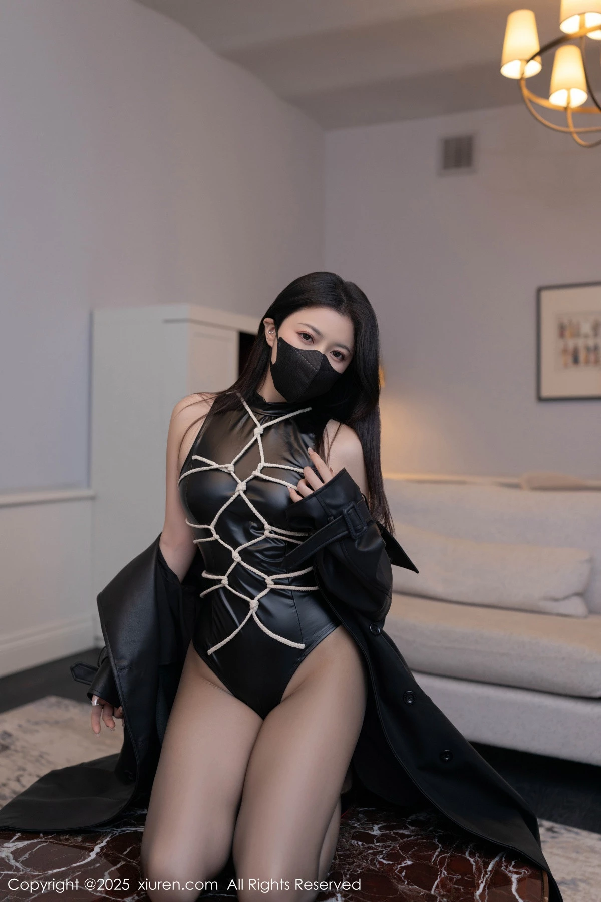 秀人集.com_[XiuRen秀人网]No.9835_模特鱼子酱Fish性感黑色皮质服饰配超薄黑丝秀曼妙身材诱惑写真80P