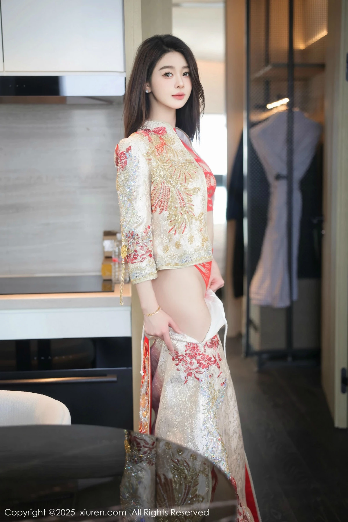 秀人集.com_[XiuRen秀人网]No.9833_模特Candy糖糖性感喜庆服饰露红色情趣服饰秀丰腴身材诱惑写真88P