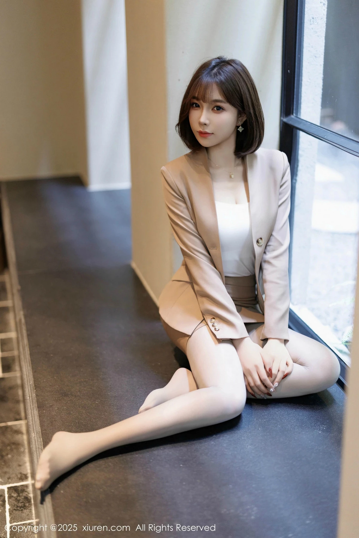 秀人集.com_[XiuRen秀人网]No.9844_女神徐莉芝Booty多套性感服饰穿搭配原色丝袜秀曼妙身姿诱惑写真88P