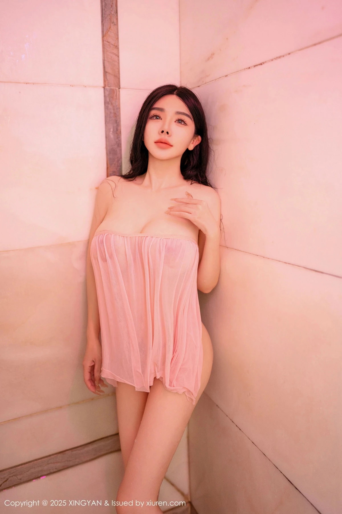 秀人集.com_[XINGYAN星颜社]VOL.306_模特潘思沁浴室场景性感粉色情趣服饰湿身秀巨乳肥臀诱惑写真80P