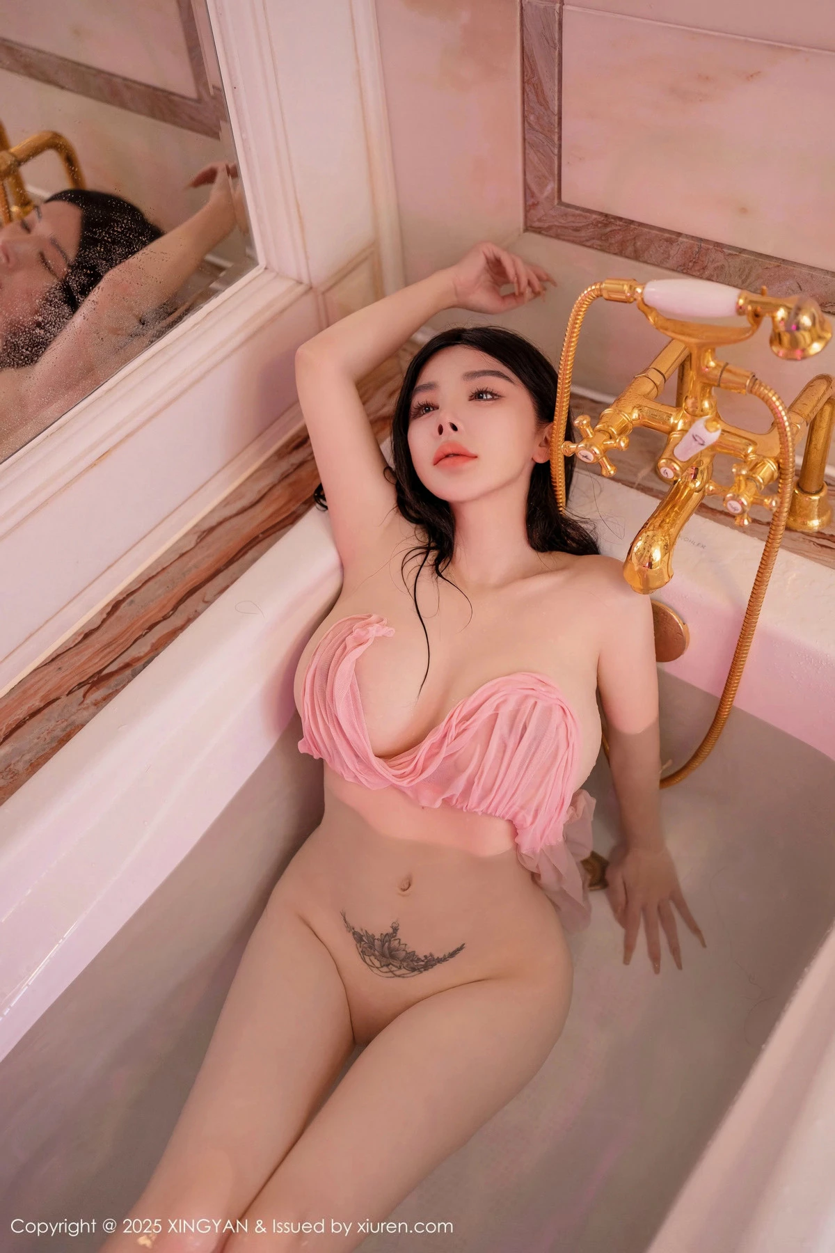 秀人集.com_[XINGYAN星颜社]VOL.306_模特潘思沁浴室场景性感粉色情趣服饰湿身秀巨乳肥臀诱惑写真80P