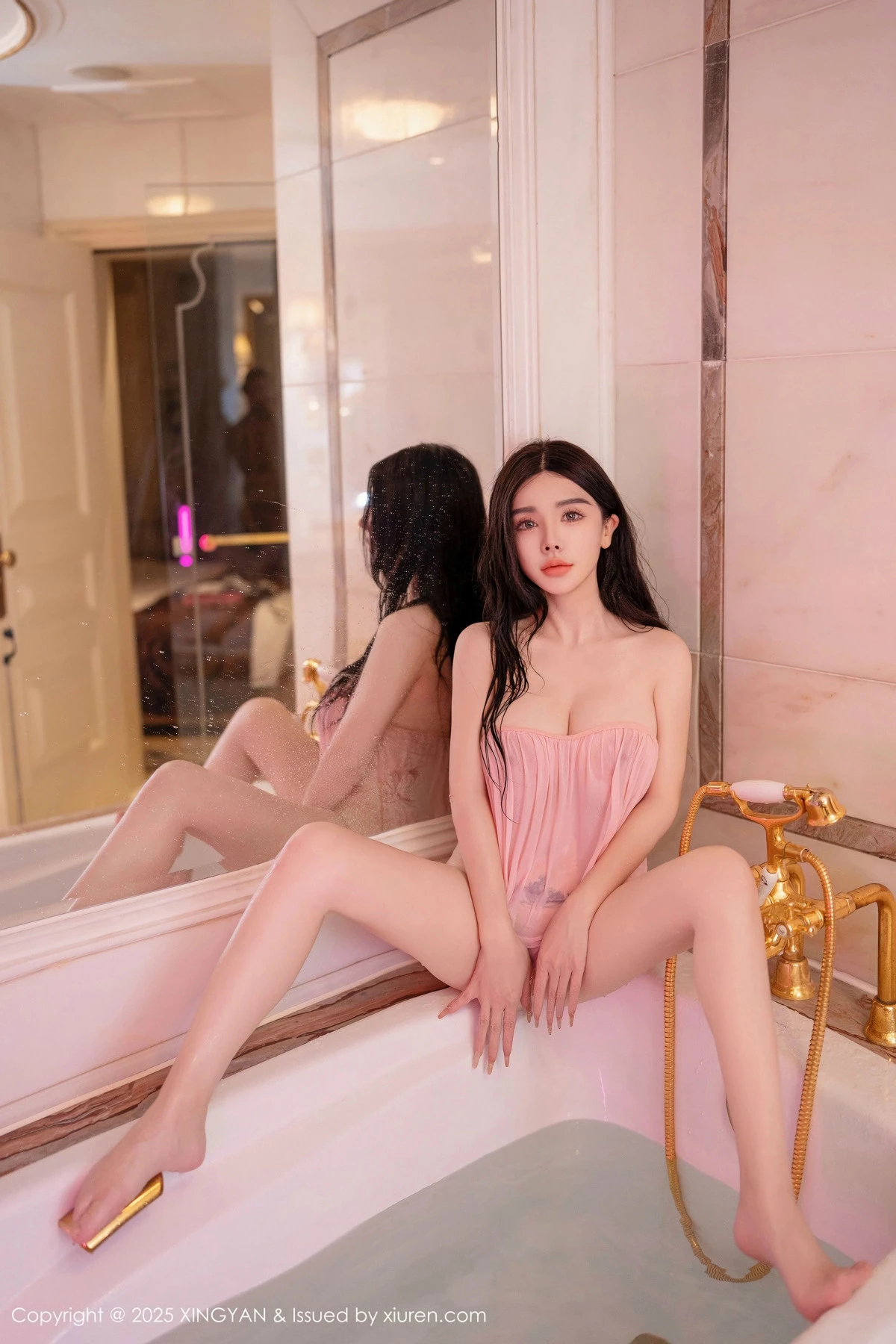 秀人集.com_[XINGYAN星颜社]VOL.306_模特潘思沁浴室场景性感粉色情趣服饰湿身秀巨乳肥臀诱惑写真80P