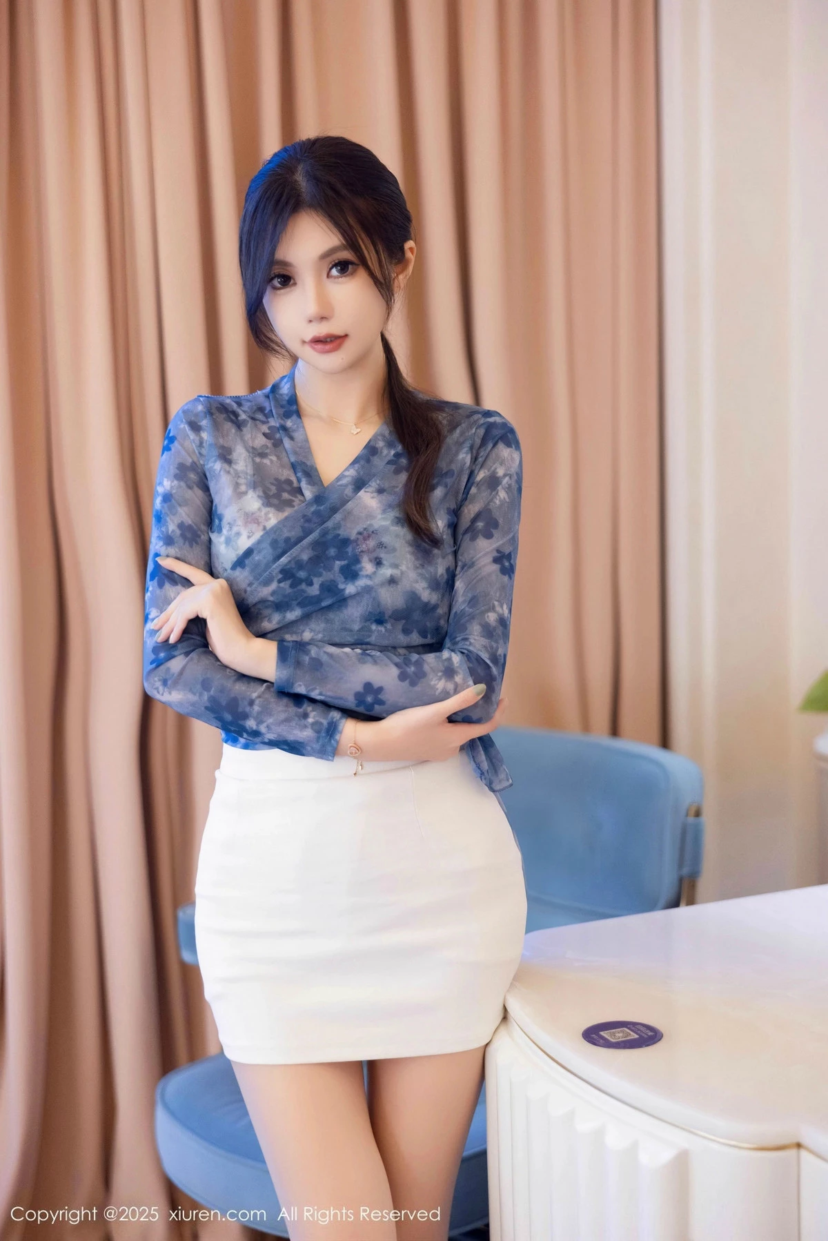 秀人集.com_[XiuRen秀人网]No.9884_女神绮里嘉ula性感白色包臀裙配超薄肉丝秀曼妙身姿迷人诱惑写真90P