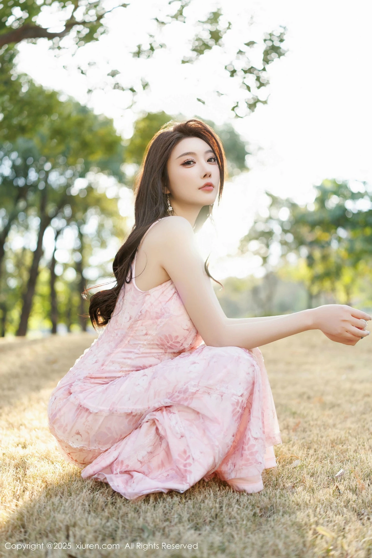 秀人集.com_[XiuRen秀人网]No.9886_女神杨晨晨Yome粉色连衣裙+白色珍珠内衣秀丰腴身材诱惑写真81P