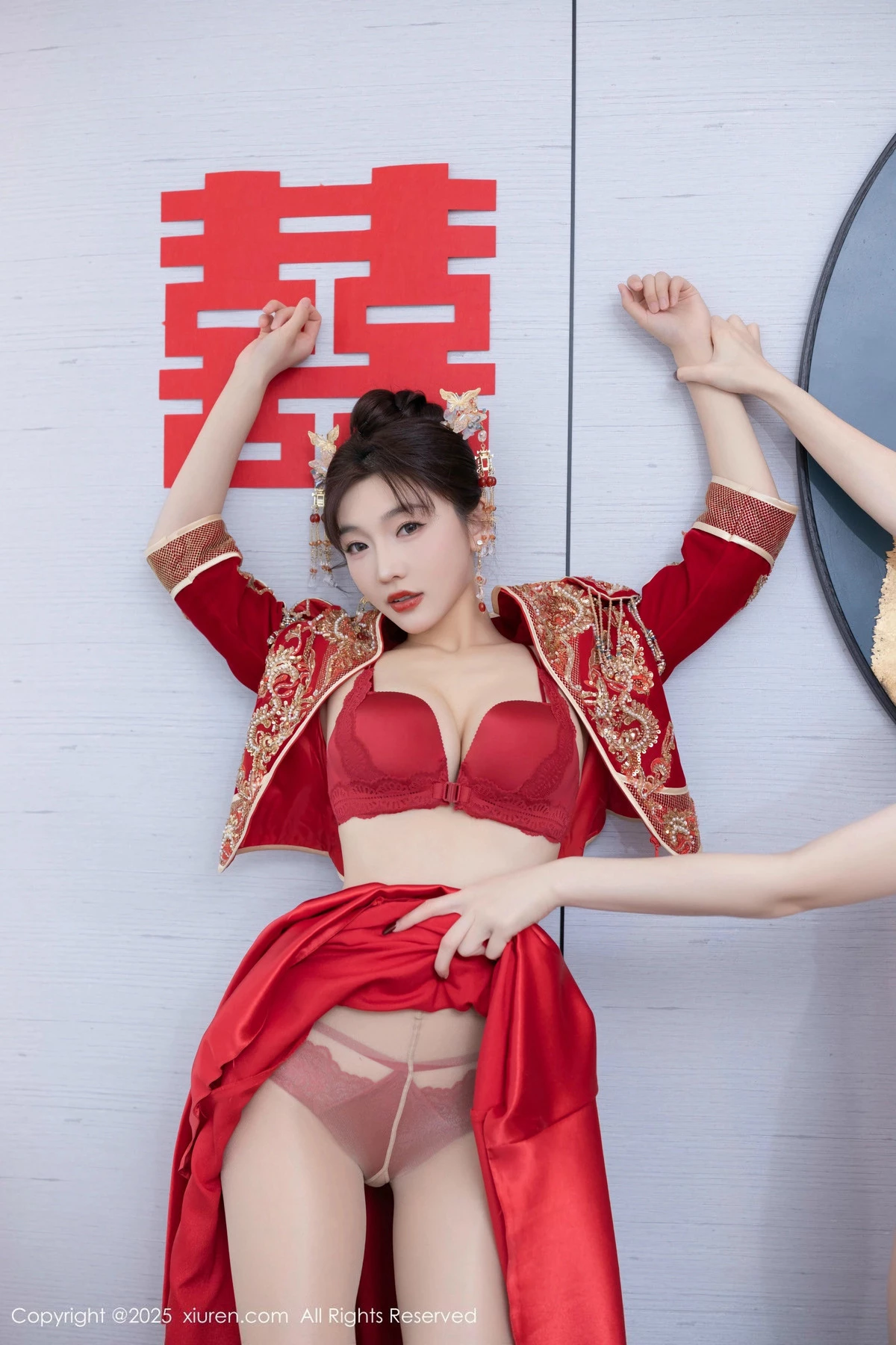 秀人集.com_[XiuRen秀人网]No.9770_模特陆萱萱性感新娘装露红色内衣配超薄肉丝秀柔美身材诱惑写真82P