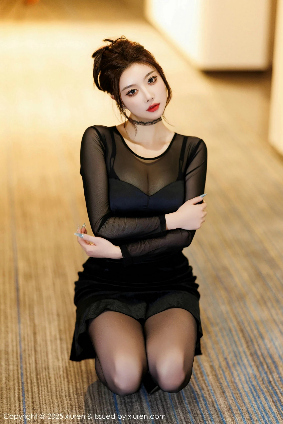 秀人集.com_[XiuRen秀人网]No.9776_女神杨晨晨Yome黑色连衣短裙露黑色内衣配开档黑丝极致魅惑写真101P