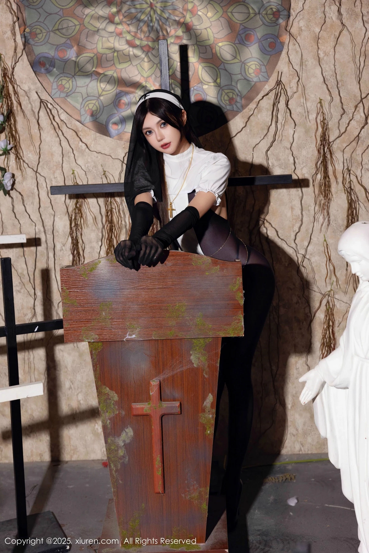 秀人集.com_[XiuRen秀人网]No.9774_女神绮里嘉ula性感修女服饰配超薄连体黑丝秀完美身材诱惑写真79P