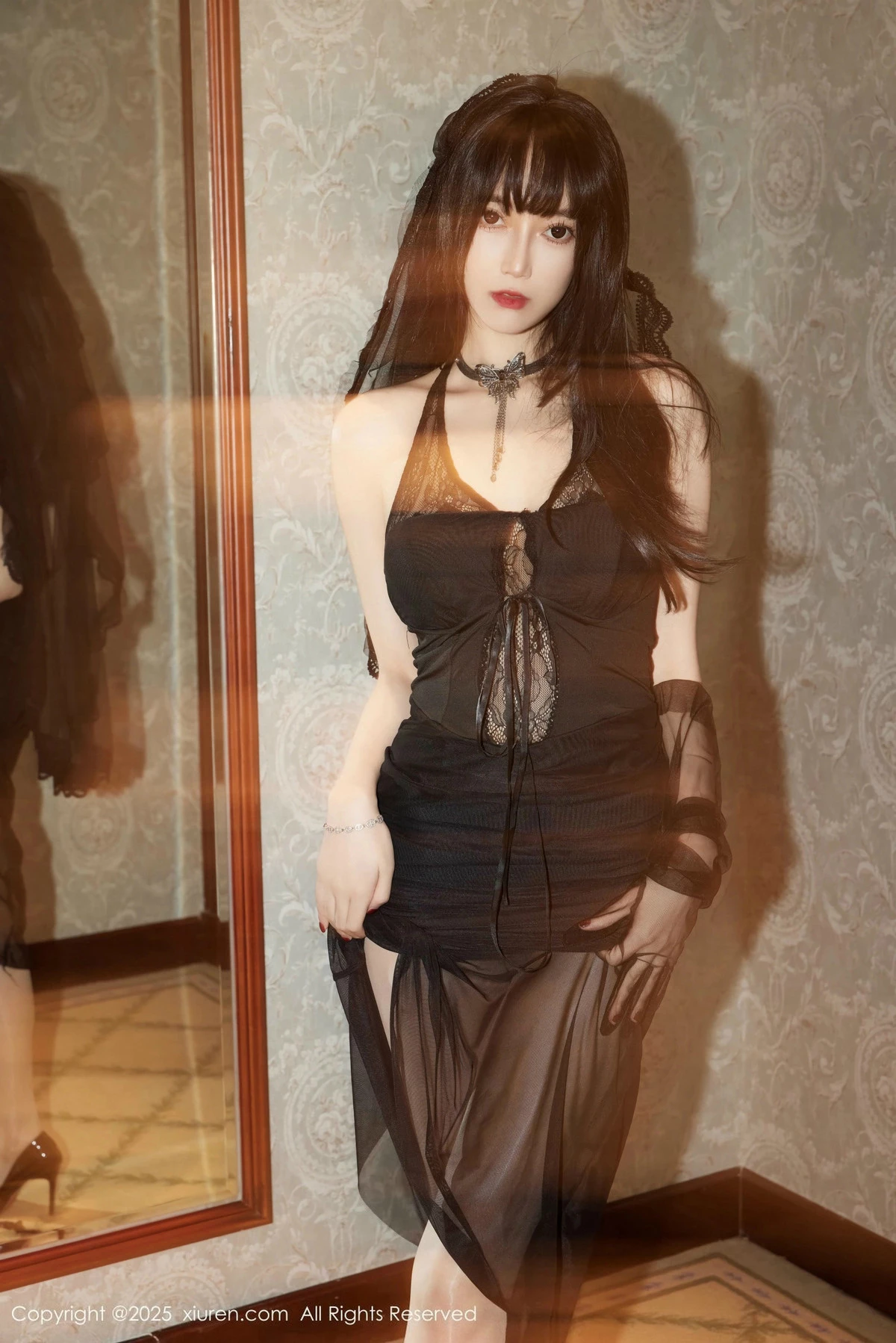 秀人集.com_[XiuRen秀人网]No.9773_模特玥儿玥er性感黑色蕾丝连衣裙配超薄肉丝秀曼妙身材诱惑写真72P