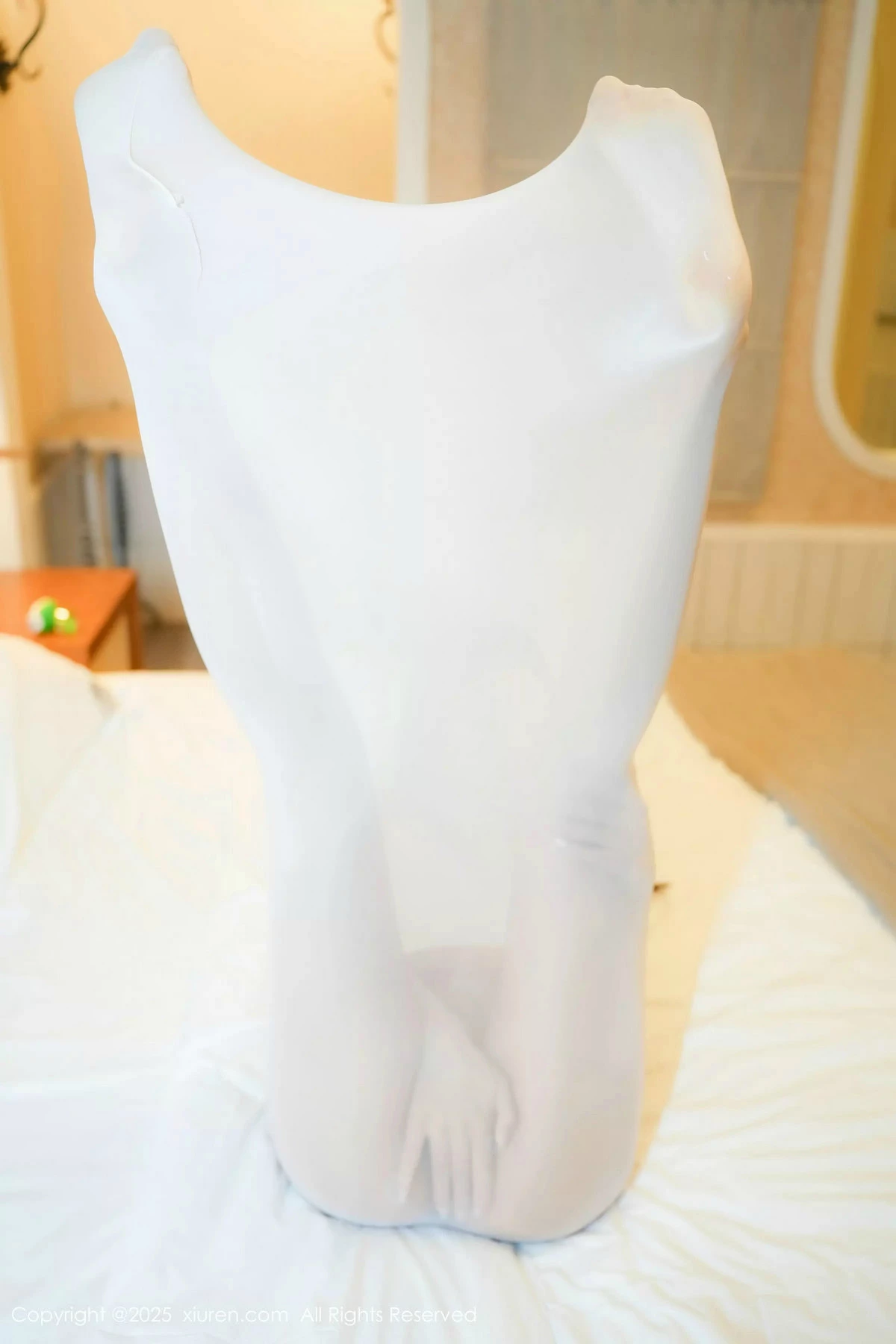 秀人集.com_[XiuRen秀人网]No.9941_模特美少女@私房床上性感破烂白色连体丝袜秀火辣身材诱惑写真63P