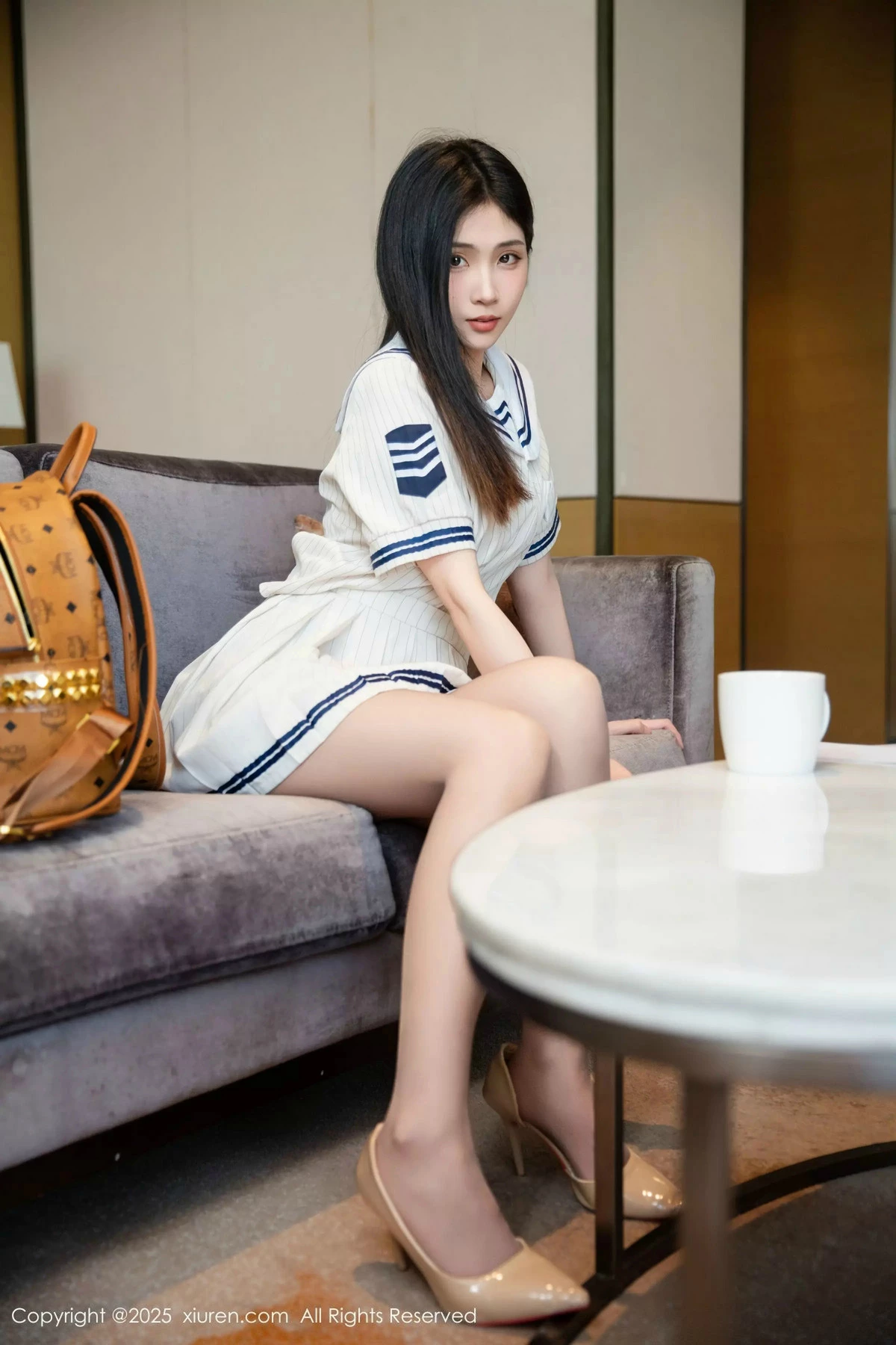 秀人集.com_[XiuRen秀人网]No.9942_模特刘婷婷性感JK制服露肉色性感内衣配灰丝袜秀完美身材诱惑写真77P