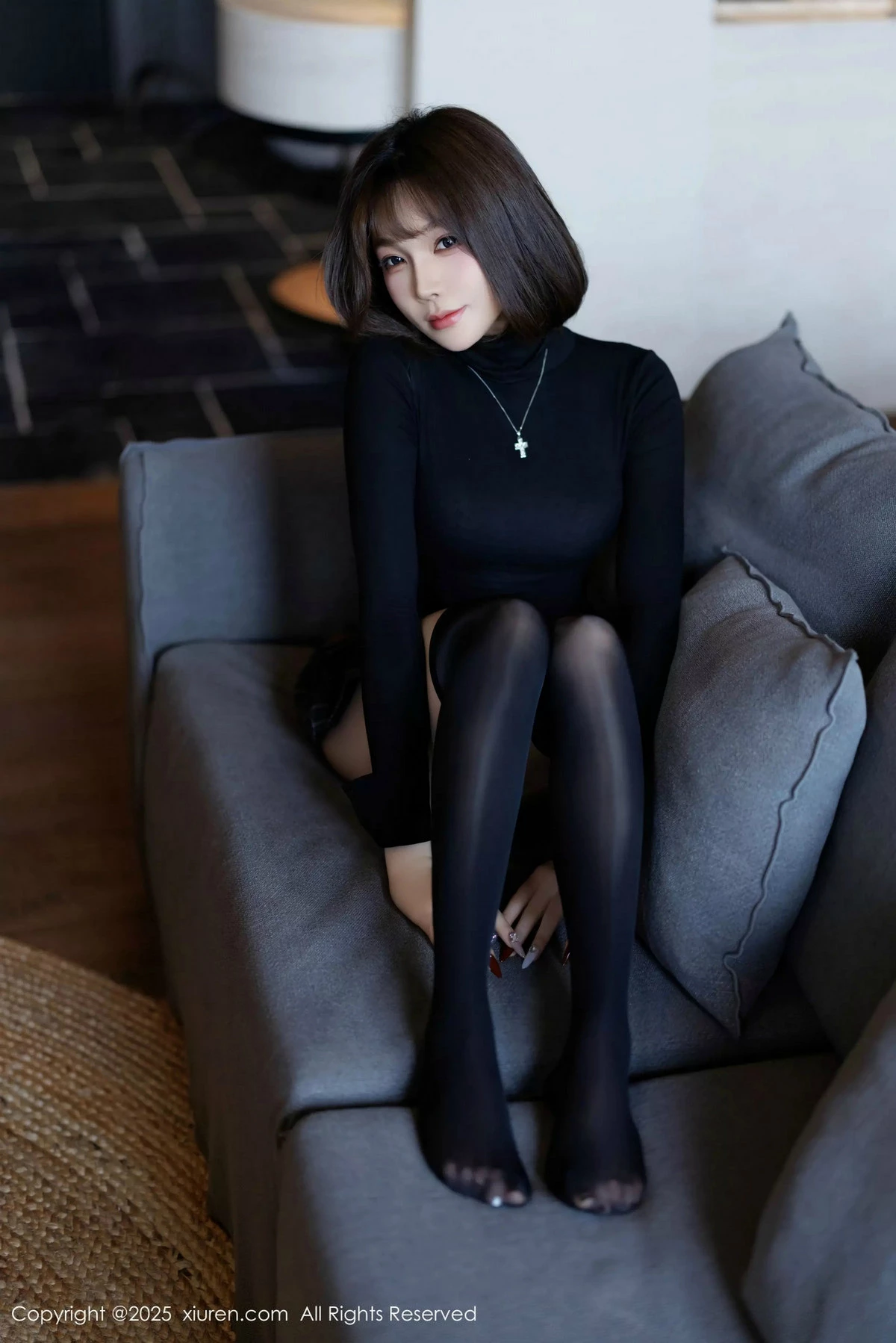 秀人集.com_[XiuRen秀人网]No.9944_女神徐莉芝Booty性感格子短裙露蓝色内衣配黑丝袜秀美腿诱惑写真85P