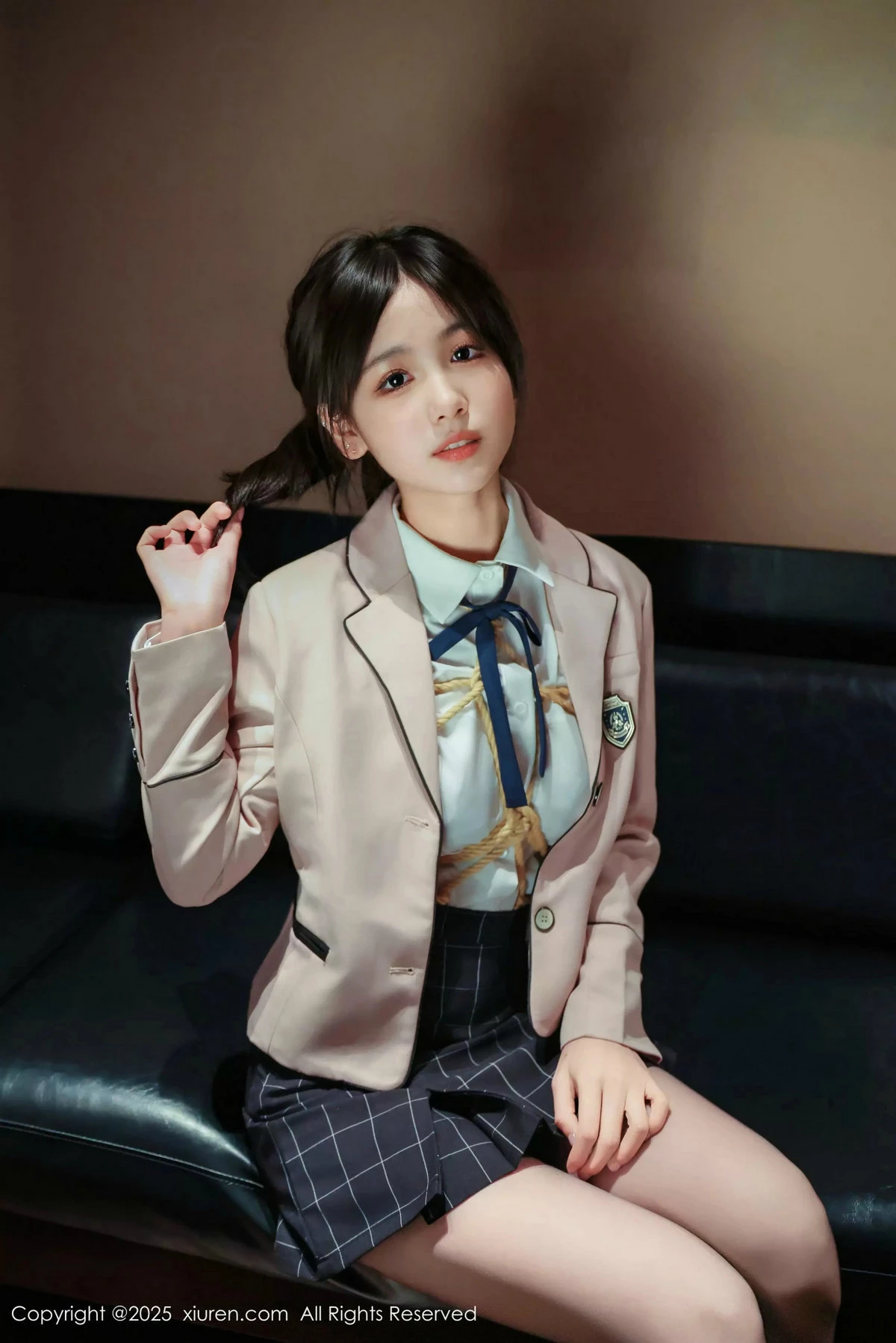 秀人集.com_[XiuRen秀人网]No.9949_模特奶芙乔乔捆绑主题性感JK制服配超薄黑丝秀凹凸身材诱惑写真72P