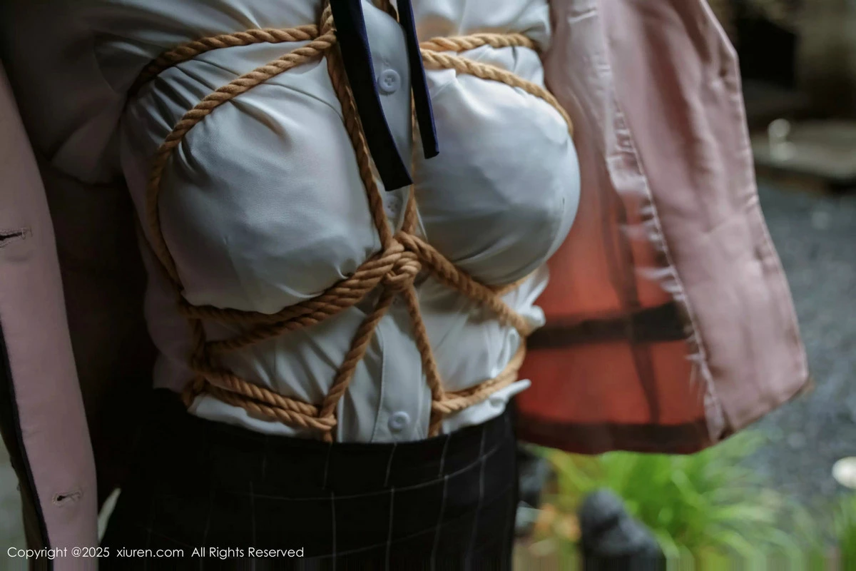 秀人集.com_[XiuRen秀人网]No.9949_模特奶芙乔乔捆绑主题性感JK制服配超薄黑丝秀凹凸身材诱惑写真72P