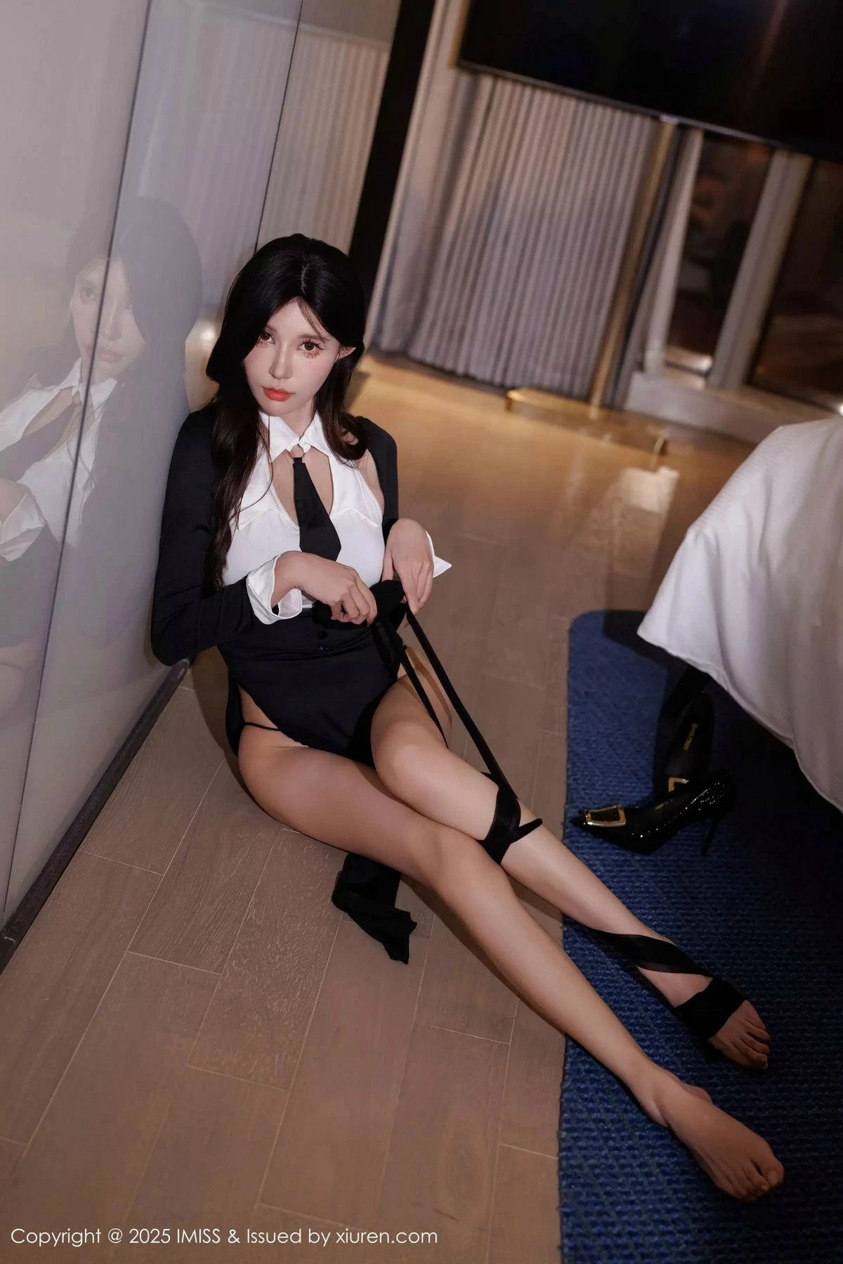 秀人集.com_[IMISS爱蜜社]Vol.786_模特泥鳅鳅性感黑色情趣内衣配超薄黑丝秀完美身材撩人诱惑写真65P