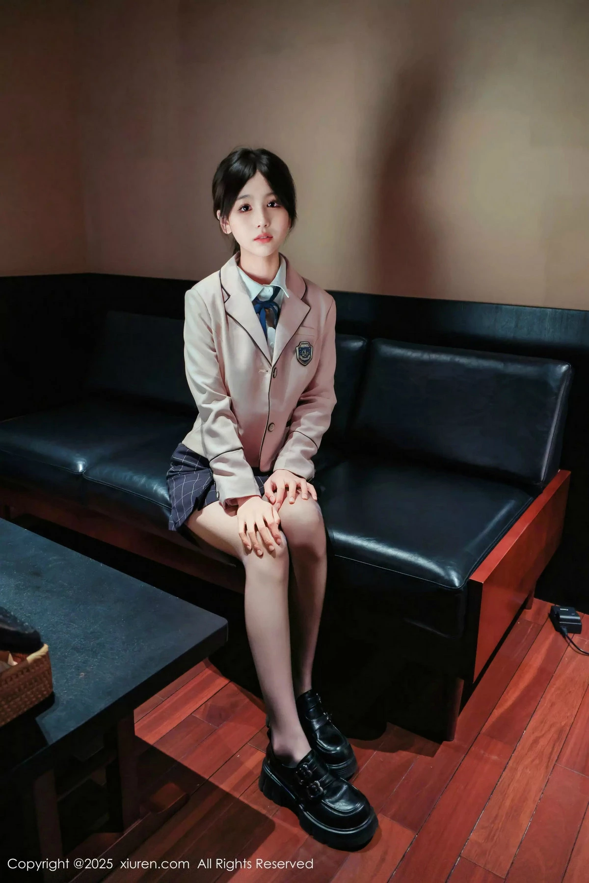 秀人集.com_[XiuRen秀人网]No.9949_模特奶芙乔乔捆绑主题性感JK制服配超薄黑丝秀凹凸身材诱惑写真72P