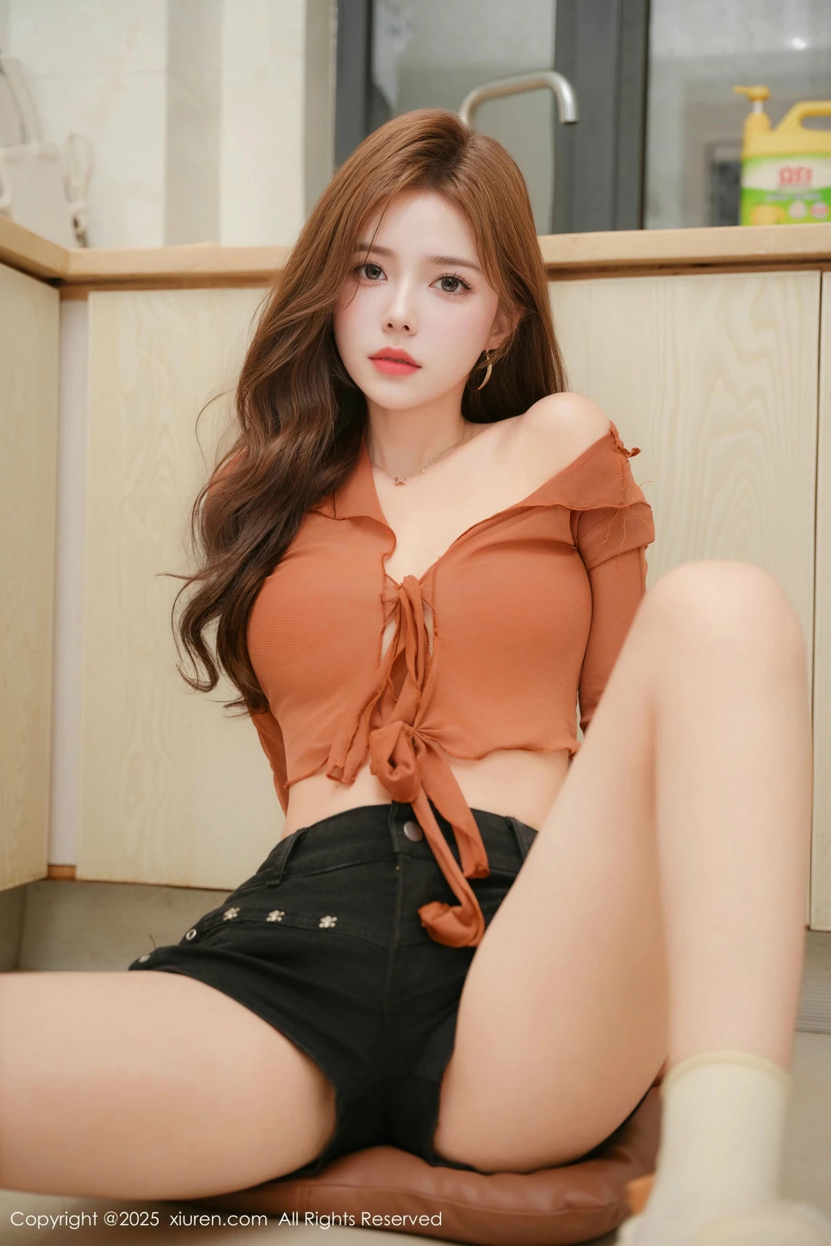 秀人集.com_[XiuRen秀人网]No.9956_模特拍黄瓜girl性感橘色T恤配牛仔短裤秀曼妙身姿迷人诱惑写真72P