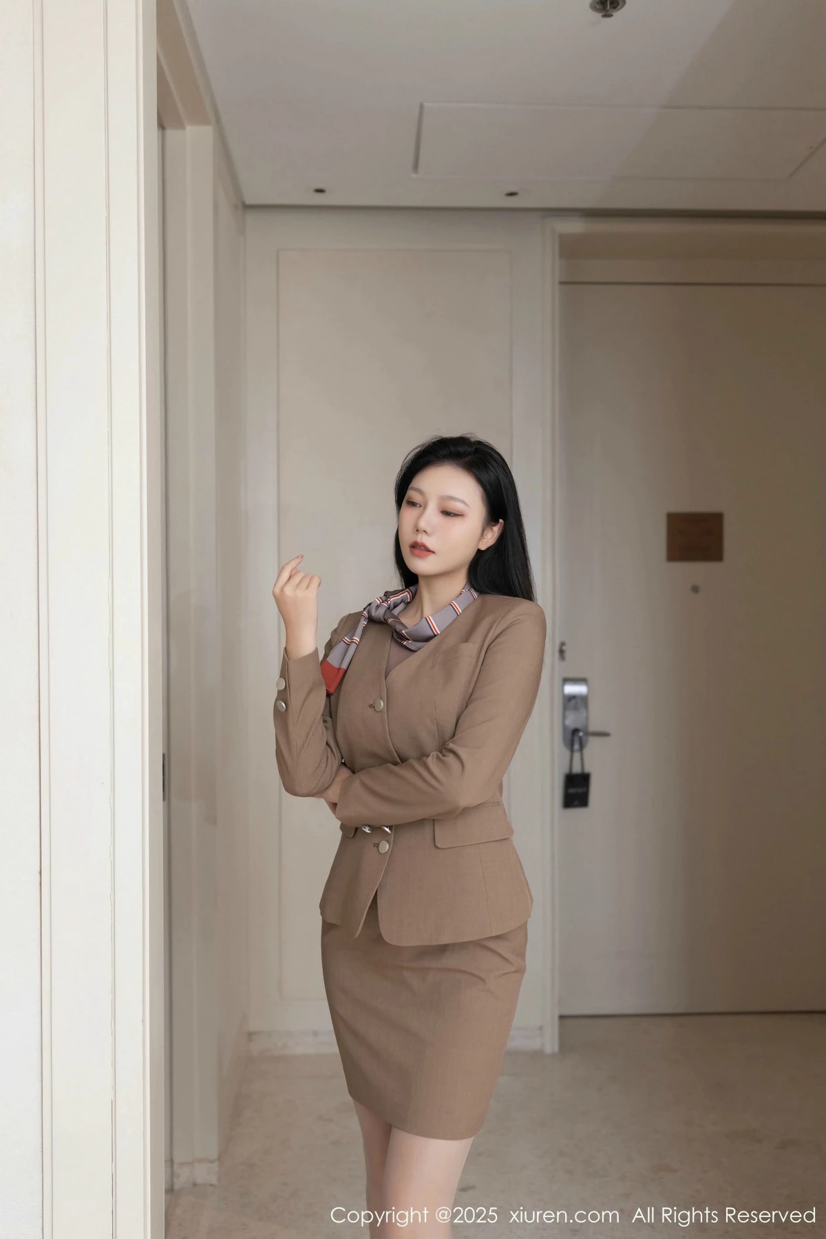 秀人集.com_[XiuRen秀人网]No.9966_模特安然anran咖啡色制服露粉色内衣配超薄肉丝秀美腿诱惑写真80P