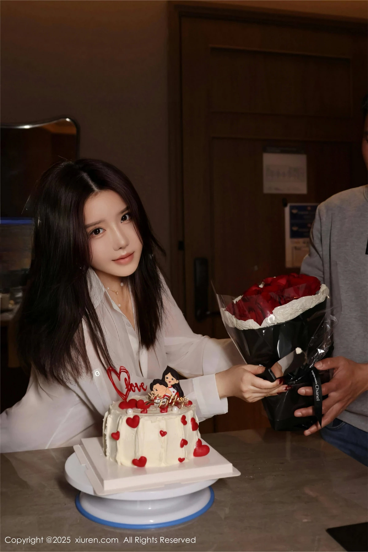 秀人集.com_[XiuRen秀人网]No.9983_模特小薯条nienie纪念日主题性感白衬衫配超薄黑丝秀美腿诱惑写真106P