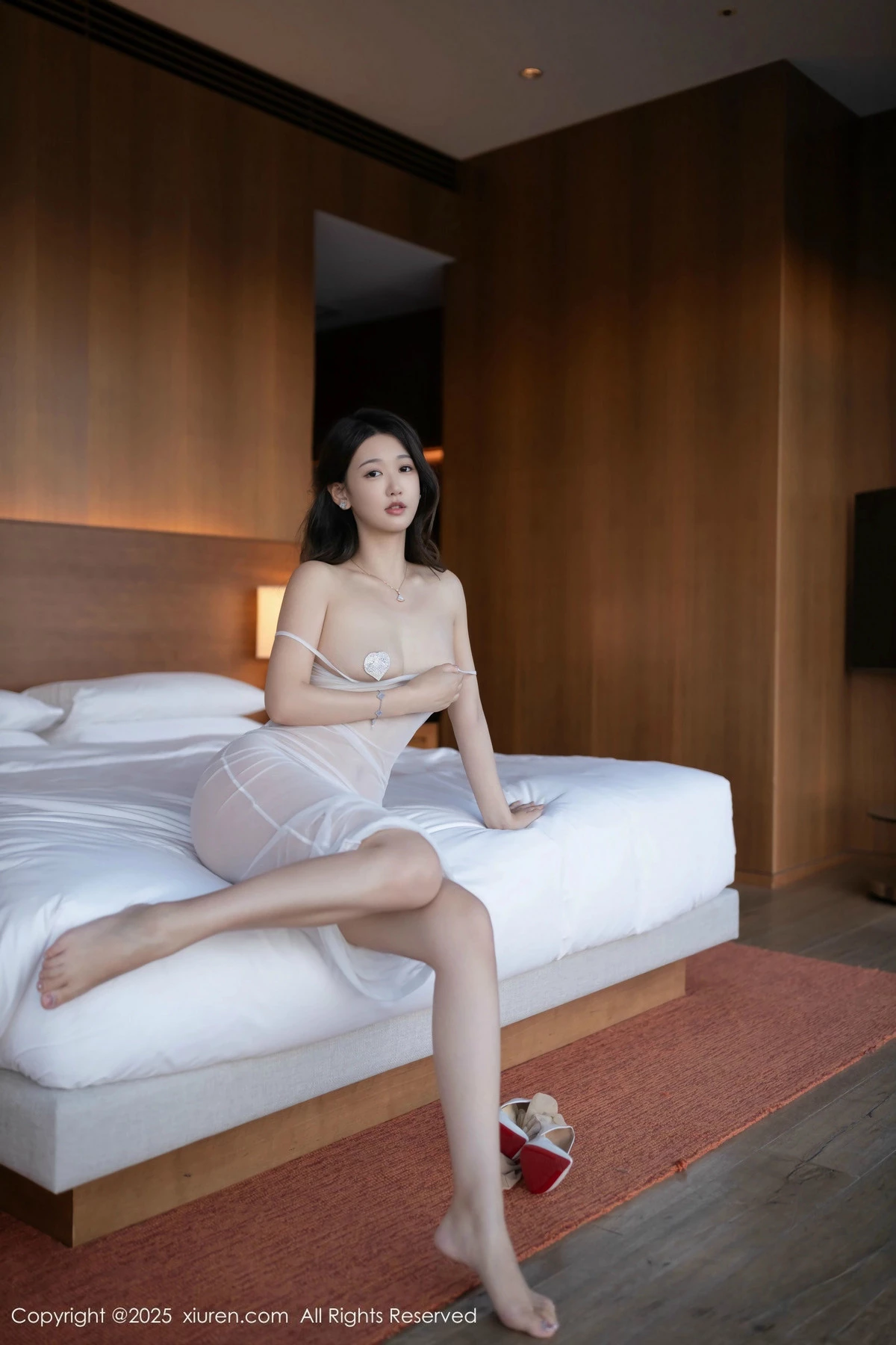 秀人集.com_[XiuRen秀人网]No.9994_模特唐安琪性感白色薄透吊带长裙配肉色丝袜秀曼妙身姿诱惑写真81P