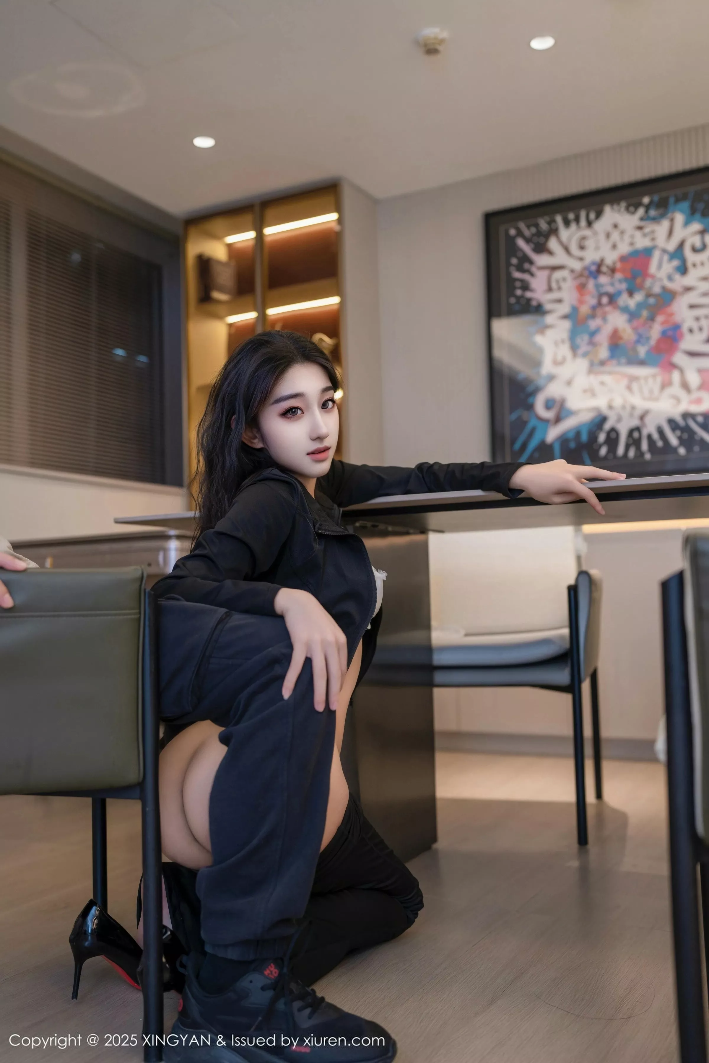 秀人集.com_[XINGYAN星颜社]VOL.321_模特星冉性感黑色外套露白色内衣秀曼妙身姿撩人诱惑写真76P