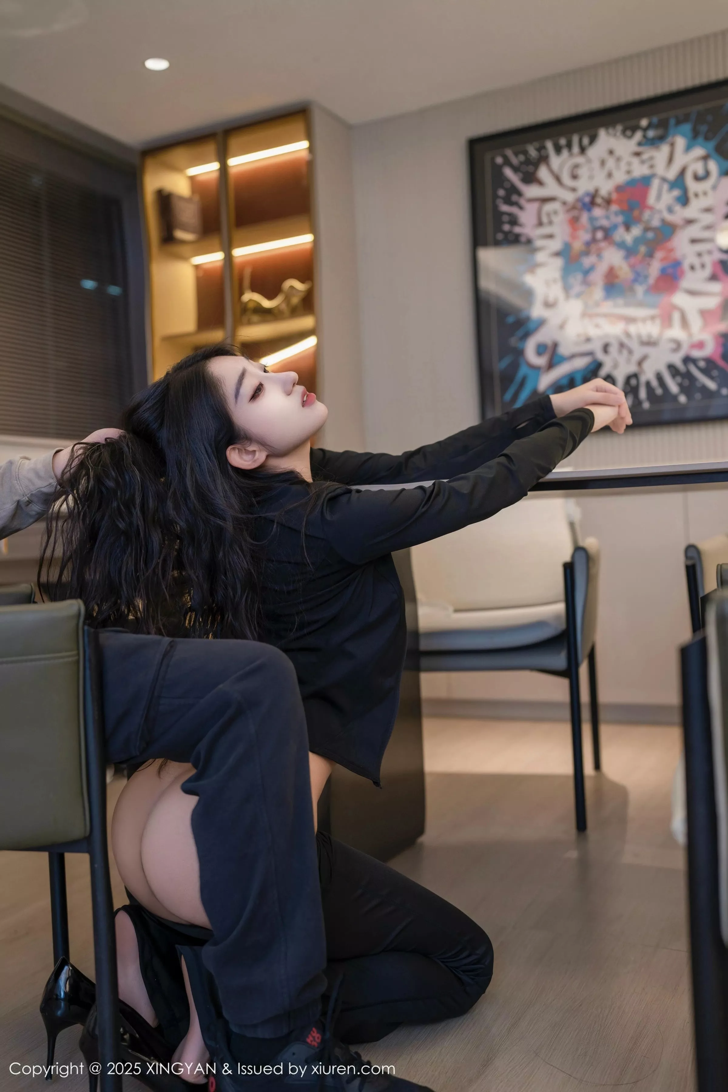 秀人集.com_[XINGYAN星颜社]VOL.321_模特星冉性感黑色外套露白色内衣秀曼妙身姿撩人诱惑写真76P