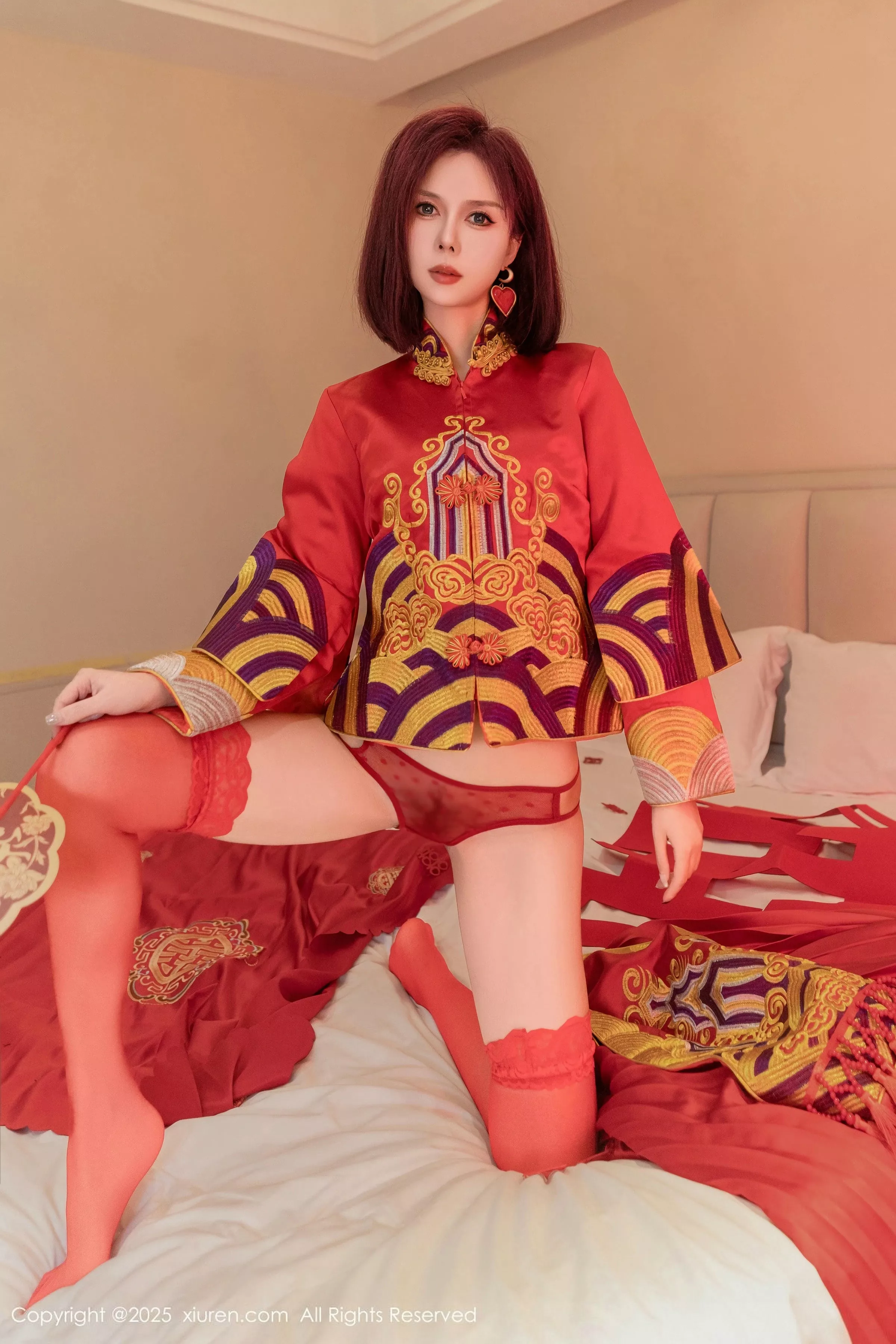 秀人集.com_[XiuRen秀人网]No.9995_模特白芷yy新婚主题性感红色蕾丝内衣配红丝袜秀曼妙身姿诱惑写真90P