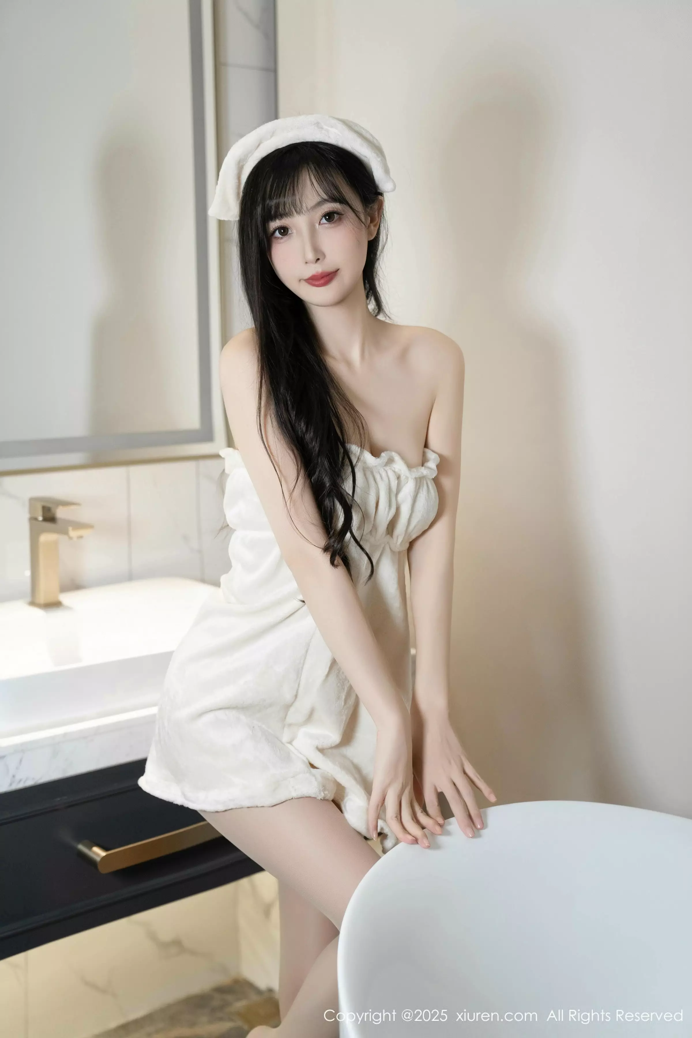 秀人集.com_[XiuRen秀人网]No.10005_模特樱桃小阑子浴室场景性感白色浴袍配原色丝袜秀美腿诱惑写真87P