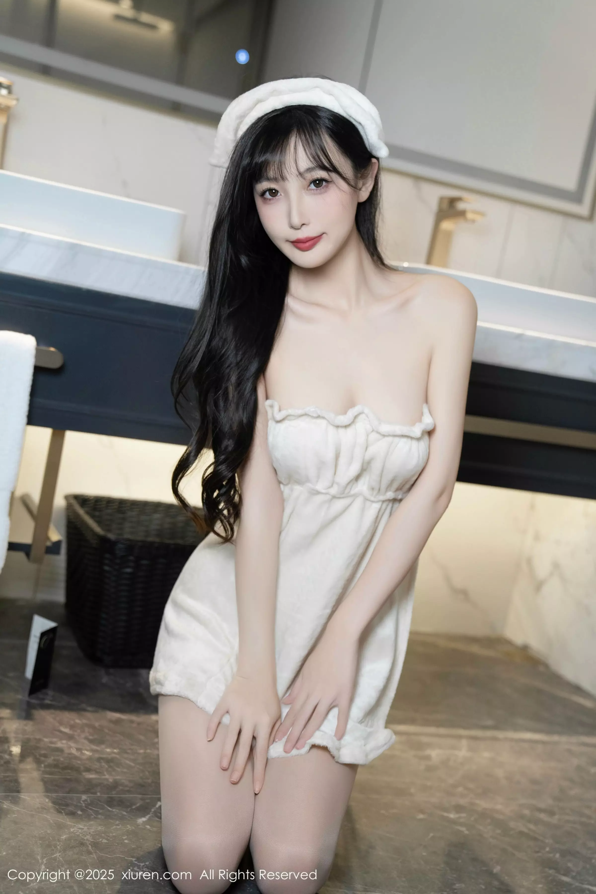 秀人集.com_[XiuRen秀人网]No.10005_模特樱桃小阑子浴室场景性感白色浴袍配原色丝袜秀美腿诱惑写真87P