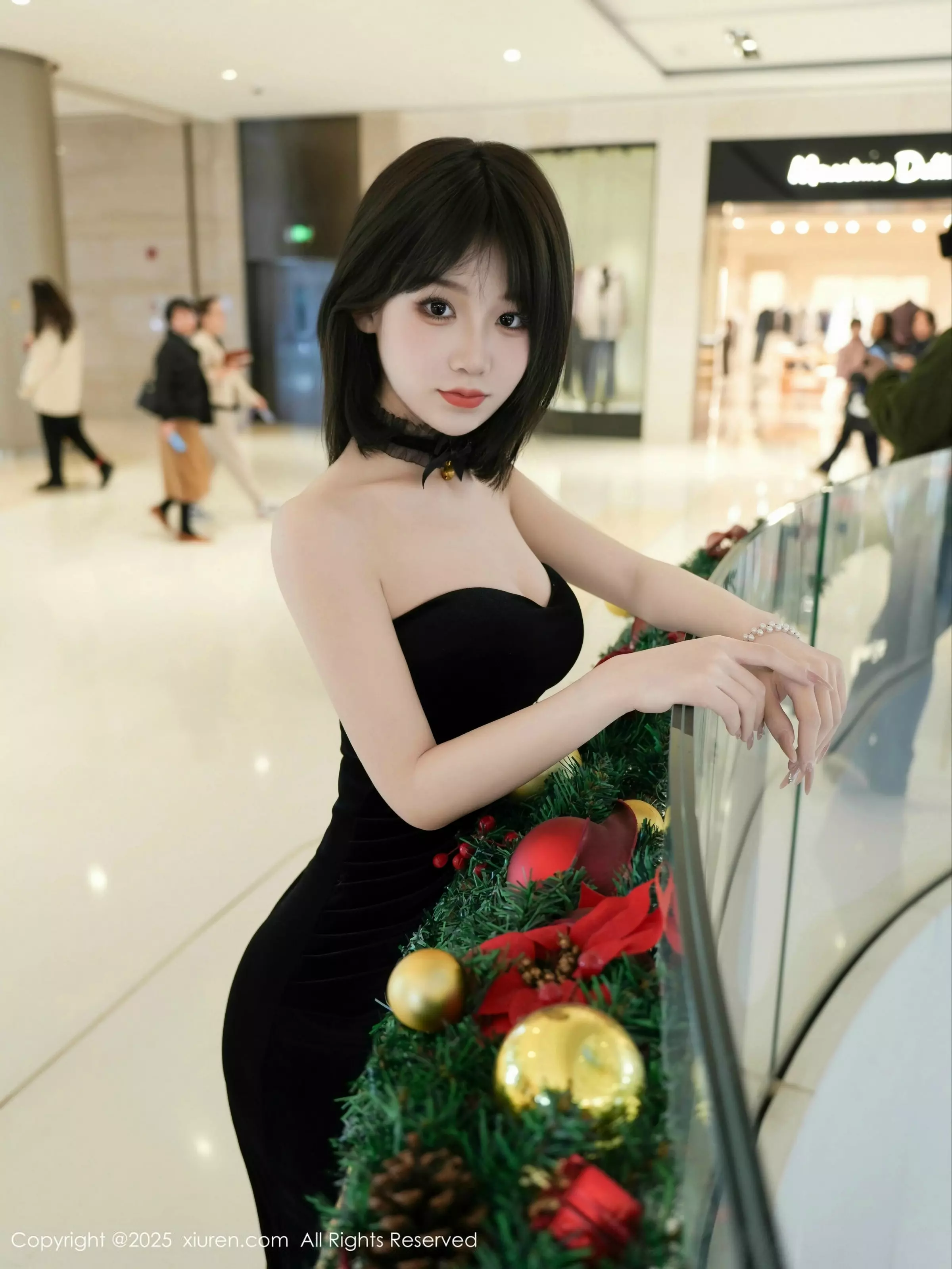 秀人集.com_[XiuRen秀人网]No.10000_新人模特阿汁性感黑色礼服配超薄黑丝秀曼妙身姿完美诱惑写真75P