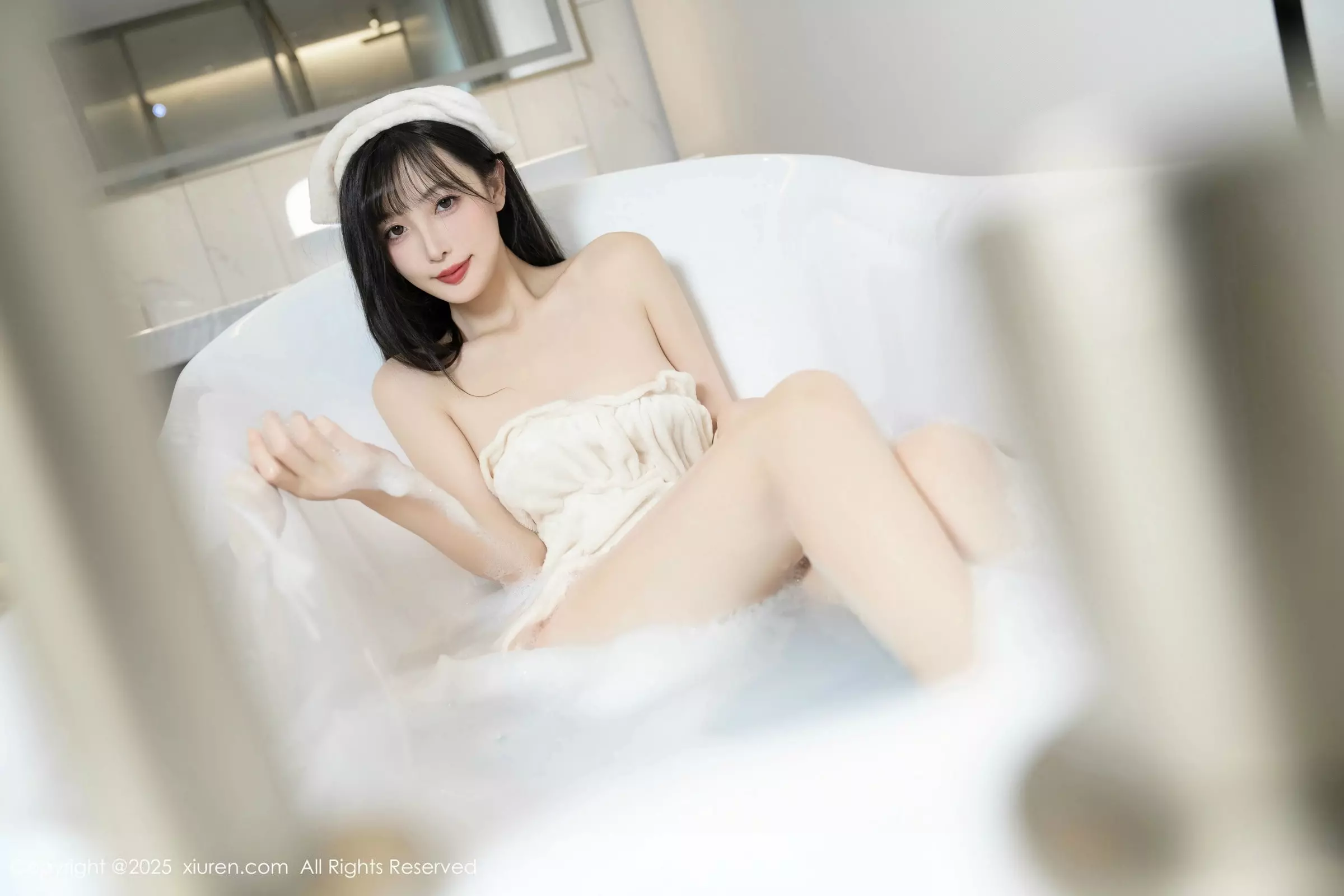 秀人集.com_[XiuRen秀人网]No.10005_模特樱桃小阑子浴室场景性感白色浴袍配原色丝袜秀美腿诱惑写真87P