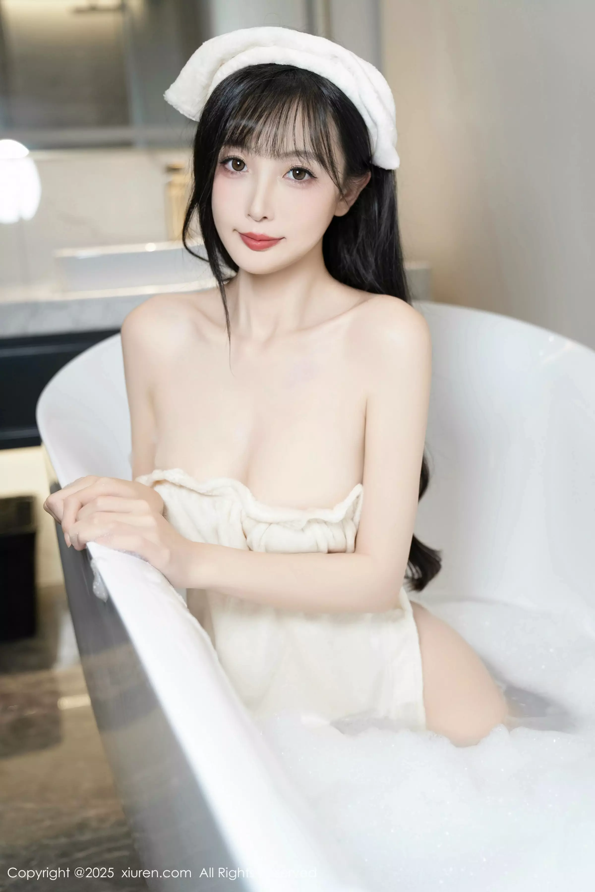 秀人集.com_[XiuRen秀人网]No.10005_模特樱桃小阑子浴室场景性感白色浴袍配原色丝袜秀美腿诱惑写真87P