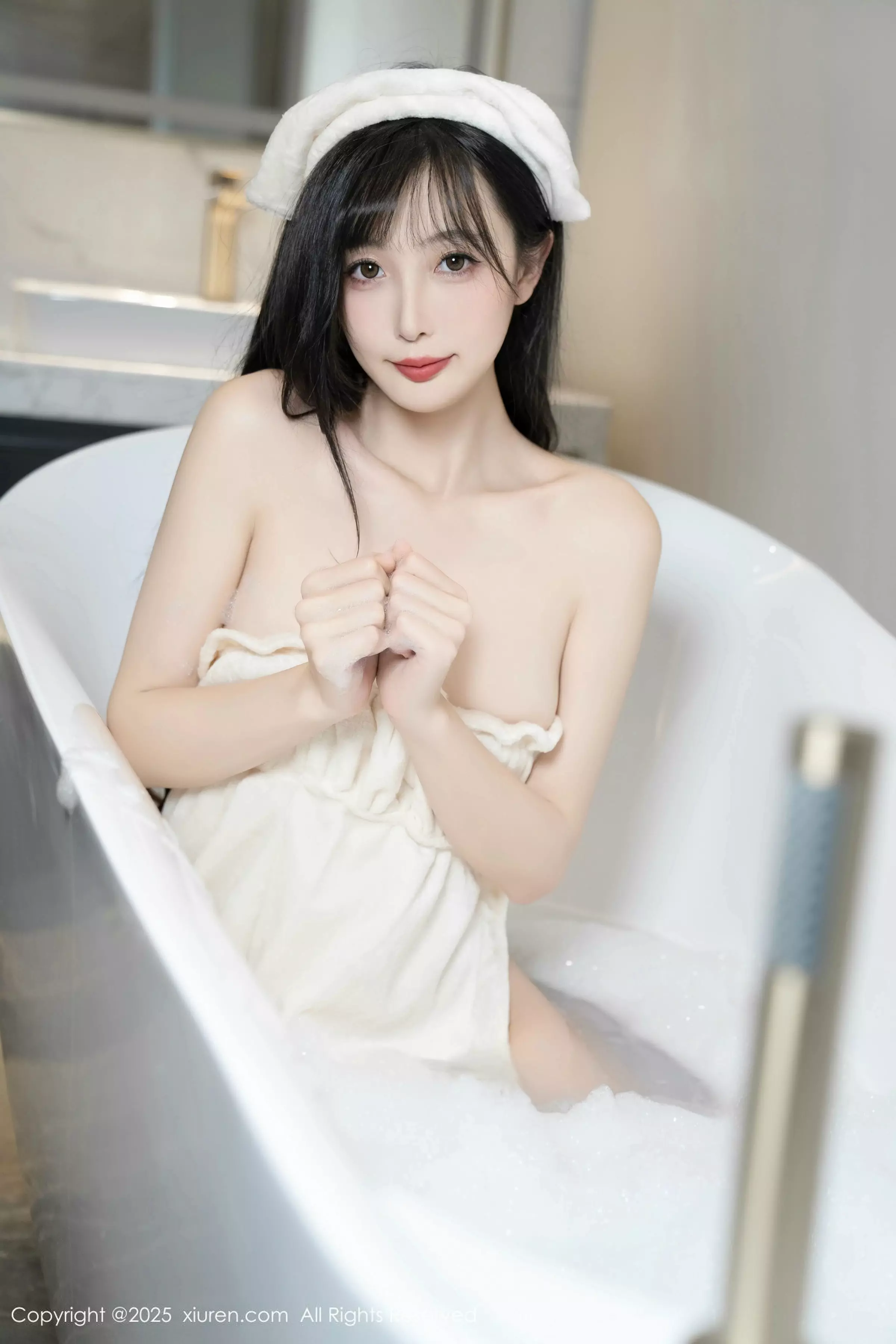 秀人集.com_[XiuRen秀人网]No.10005_模特樱桃小阑子浴室场景性感白色浴袍配原色丝袜秀美腿诱惑写真87P